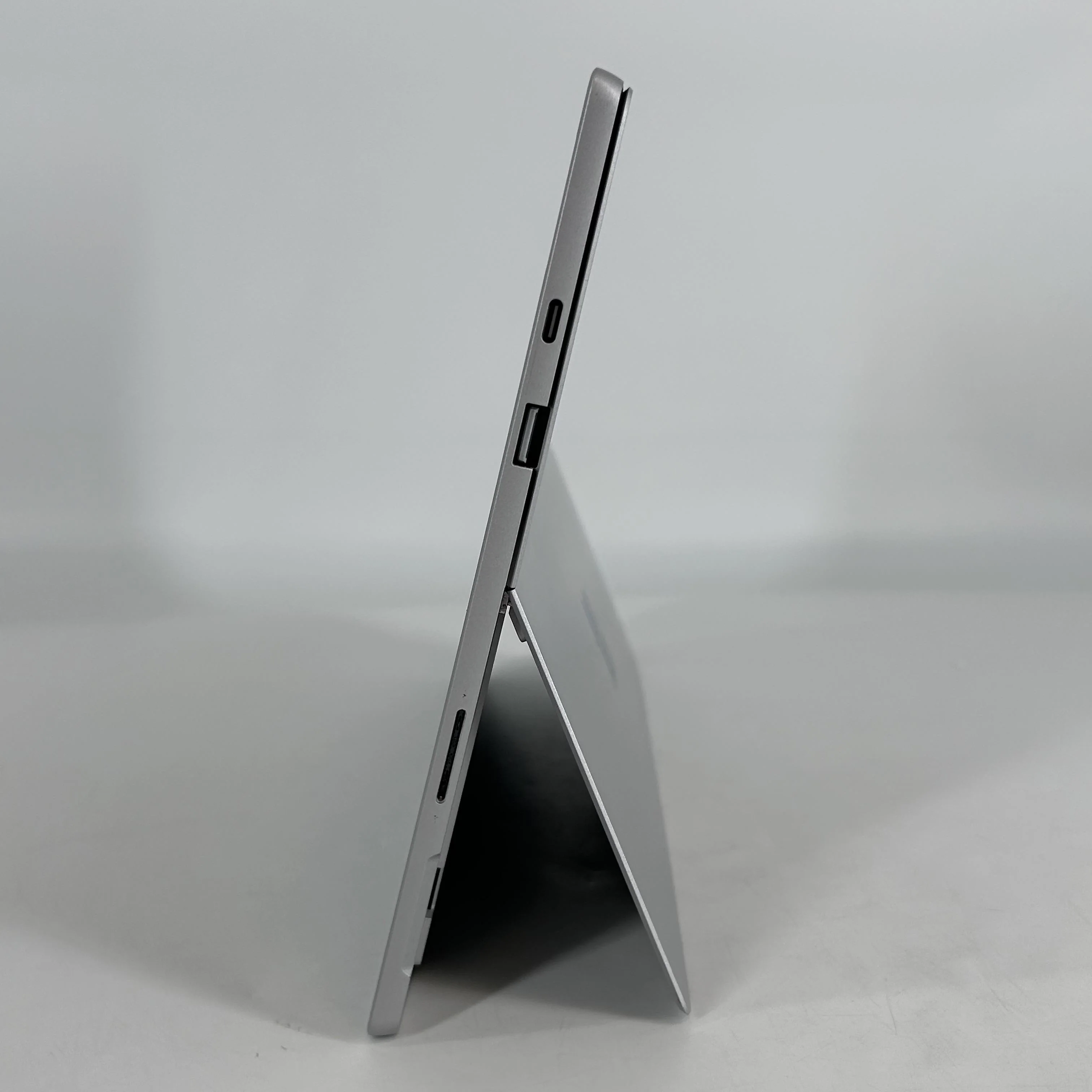 Microsoft Surface Pro 7 12.3 Silver WiFi 1.1 GHz Intel Core i5 10th Gen. 8GB RAM 128GB Solid State Drive - Image 3