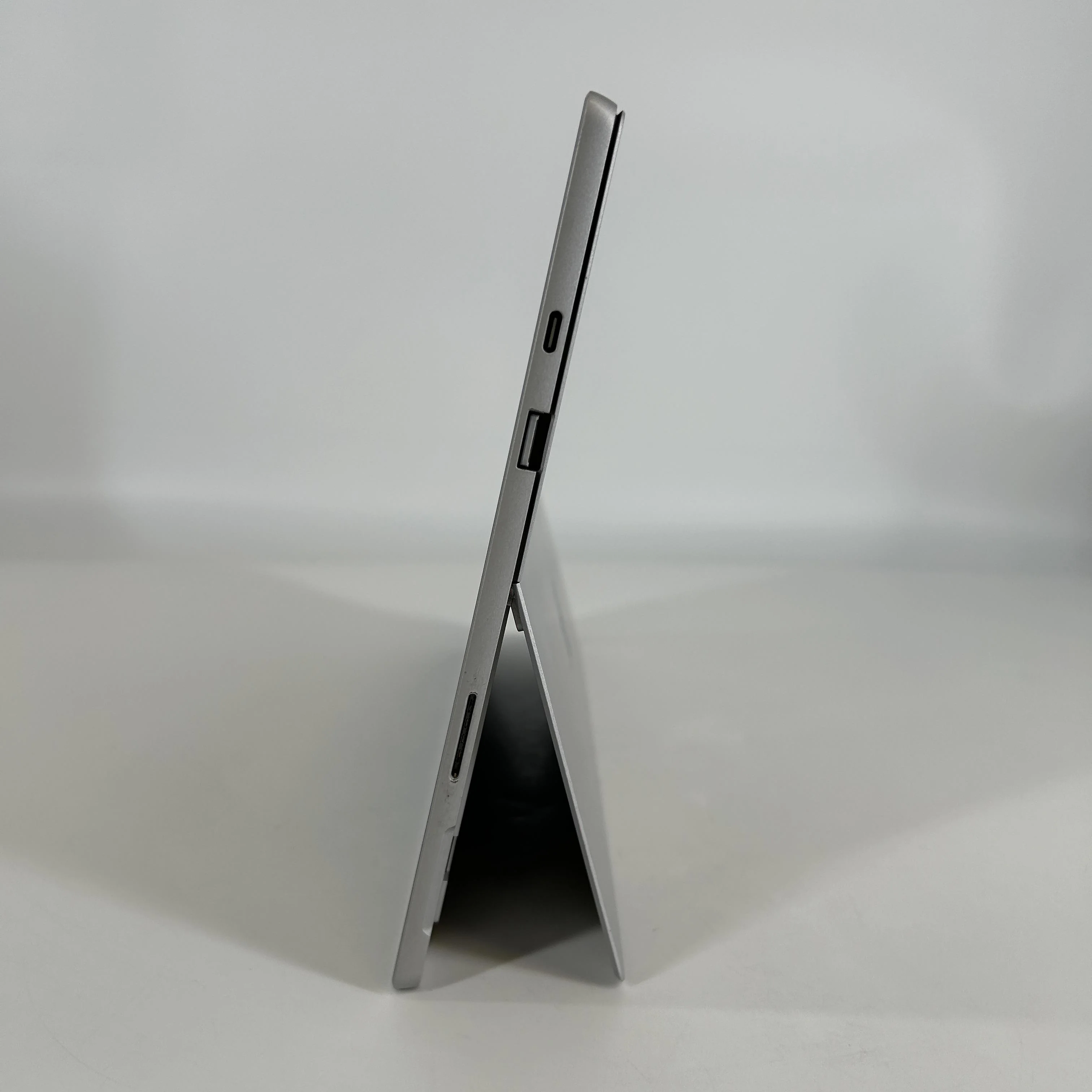 Microsoft Surface Pro 7 12.3 Silver WiFi 1.1 GHz Intel Core i5 10th Gen. 8GB RAM 256GB Solid State Drive - Image 3