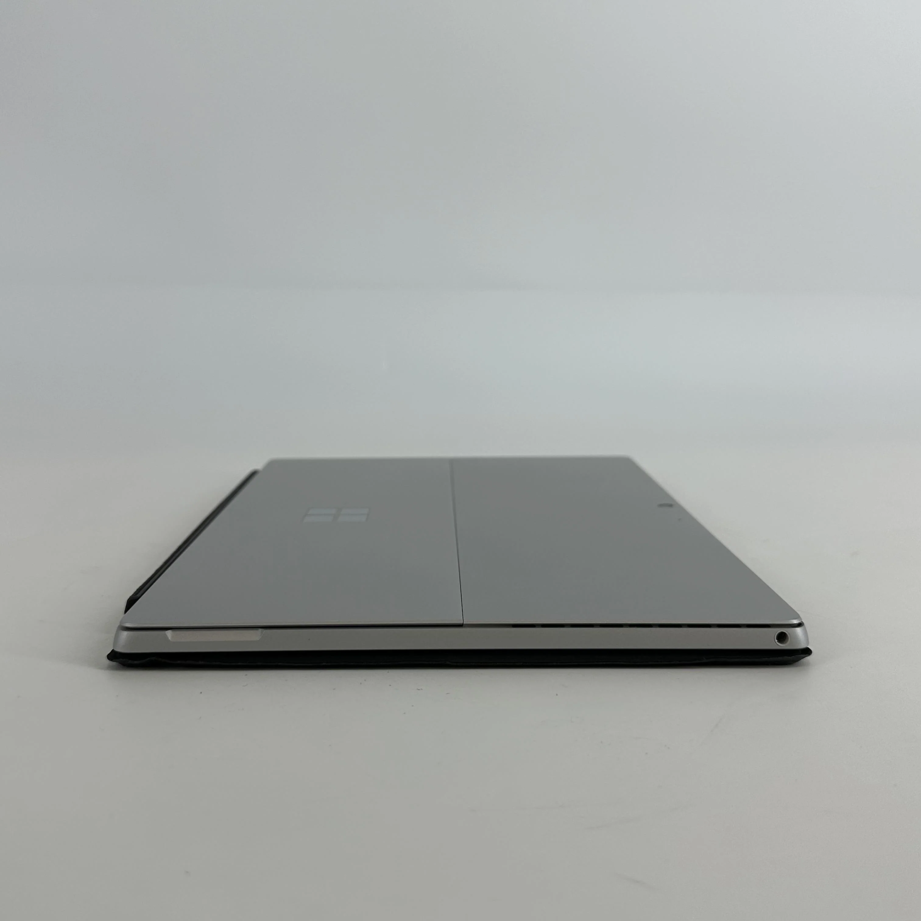 Microsoft Surface Pro 7 Plus 12.3 Silver WiFi 2.8 GHz Intel Core i7 11th Gen. 16GB RAM 256GB Solid State Drive - Image 11