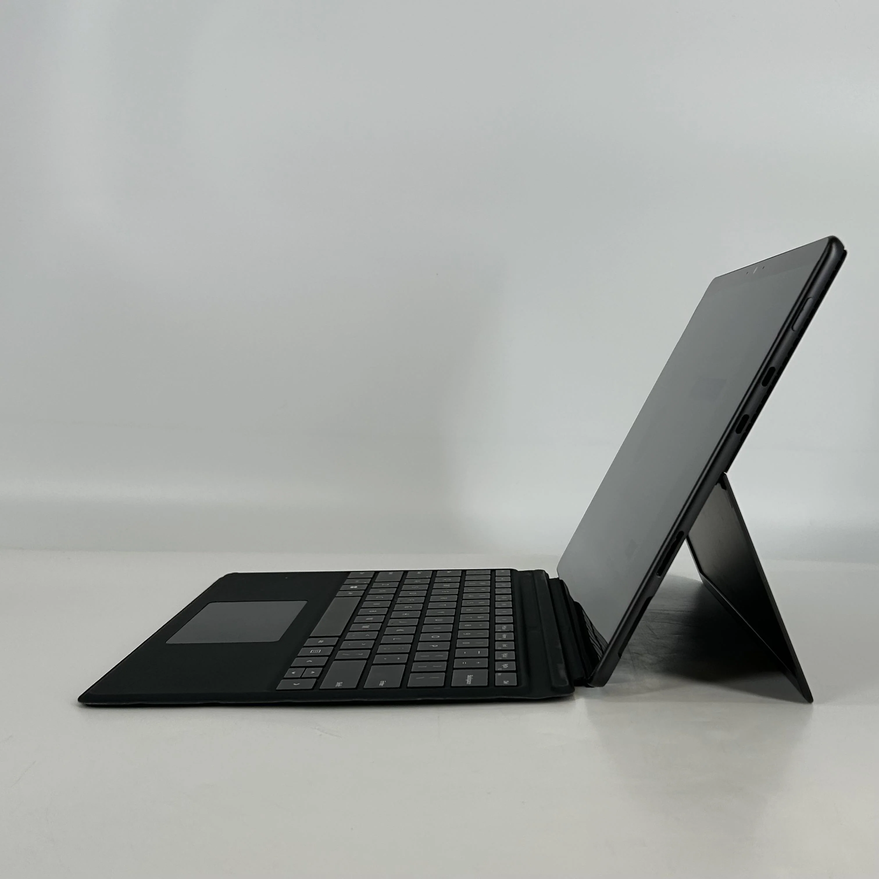 Microsoft Surface Pro 8 13 Black WiFi 2.4 GHz Intel Core i5 11th Gen. 8GB RAM 256GB Solid State Drive - Image 6