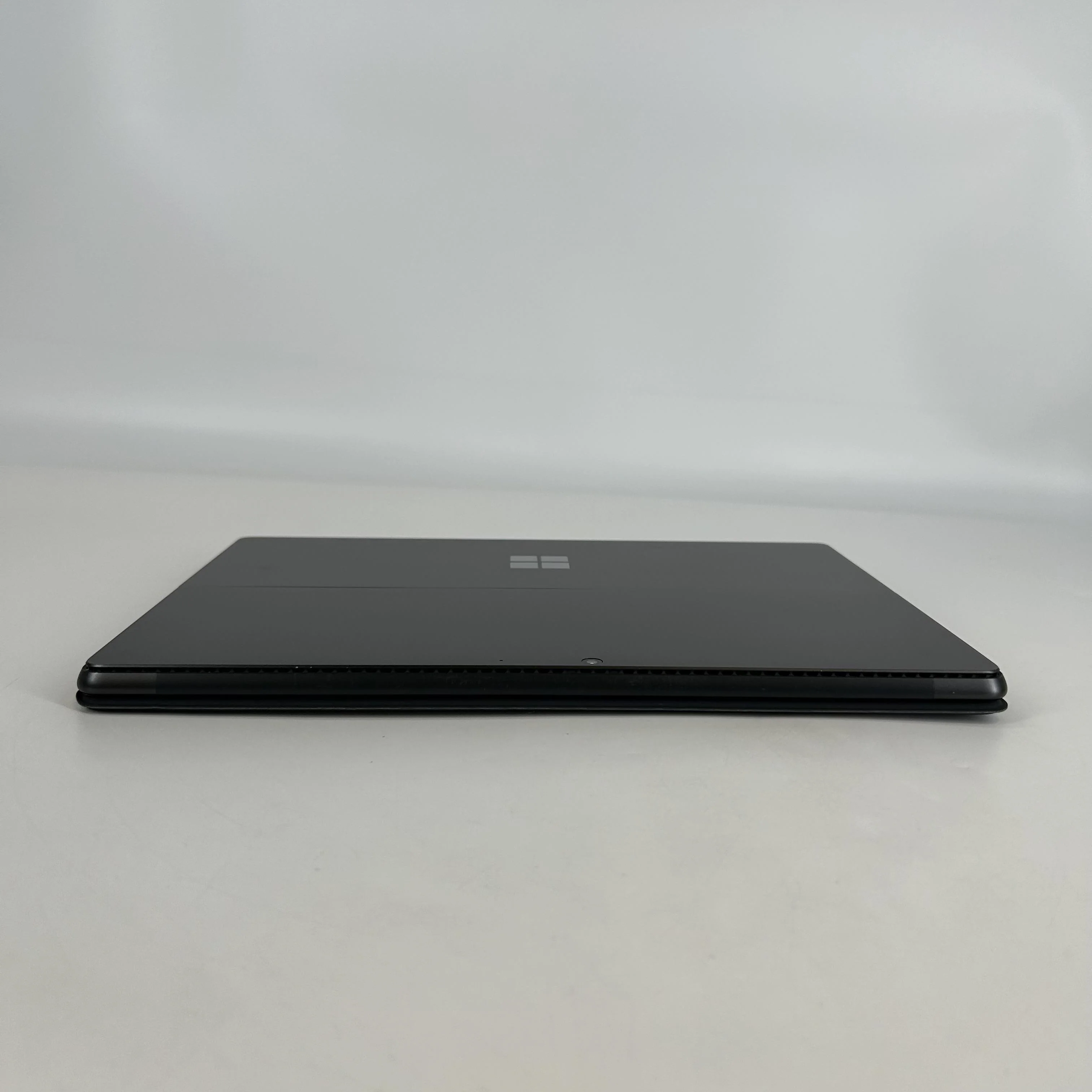 Microsoft Surface Pro 8 13 Black WiFi 2.4 GHz Intel Core i5 11th Gen. 8GB RAM 256GB Solid State Drive - Image 9