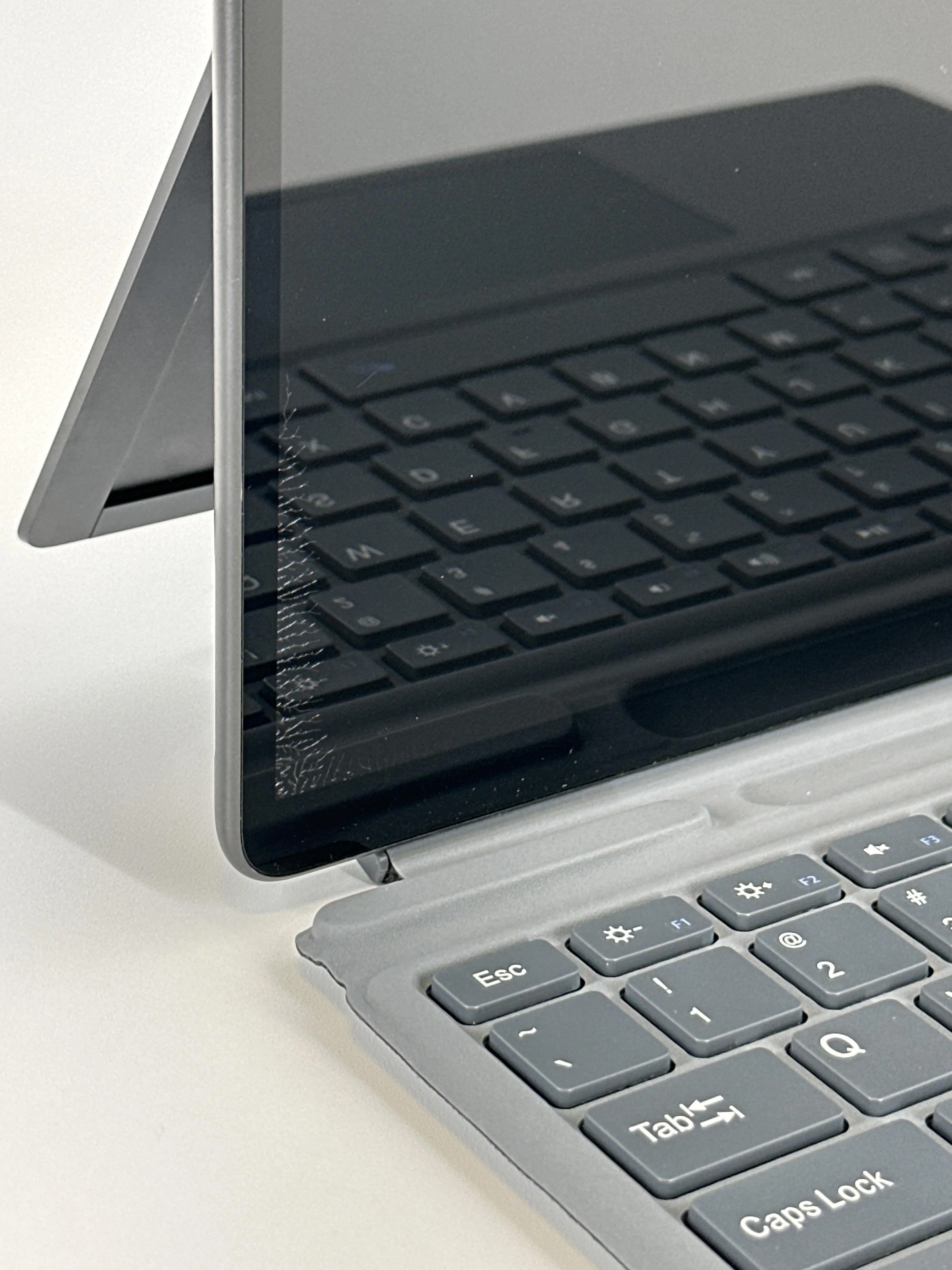 Microsoft Surface Pro 8 13 Black WiFi 2.4 GHz Intel Core i5 11th Gen. 8GB RAM 256GB Solid State Drive - Image 16