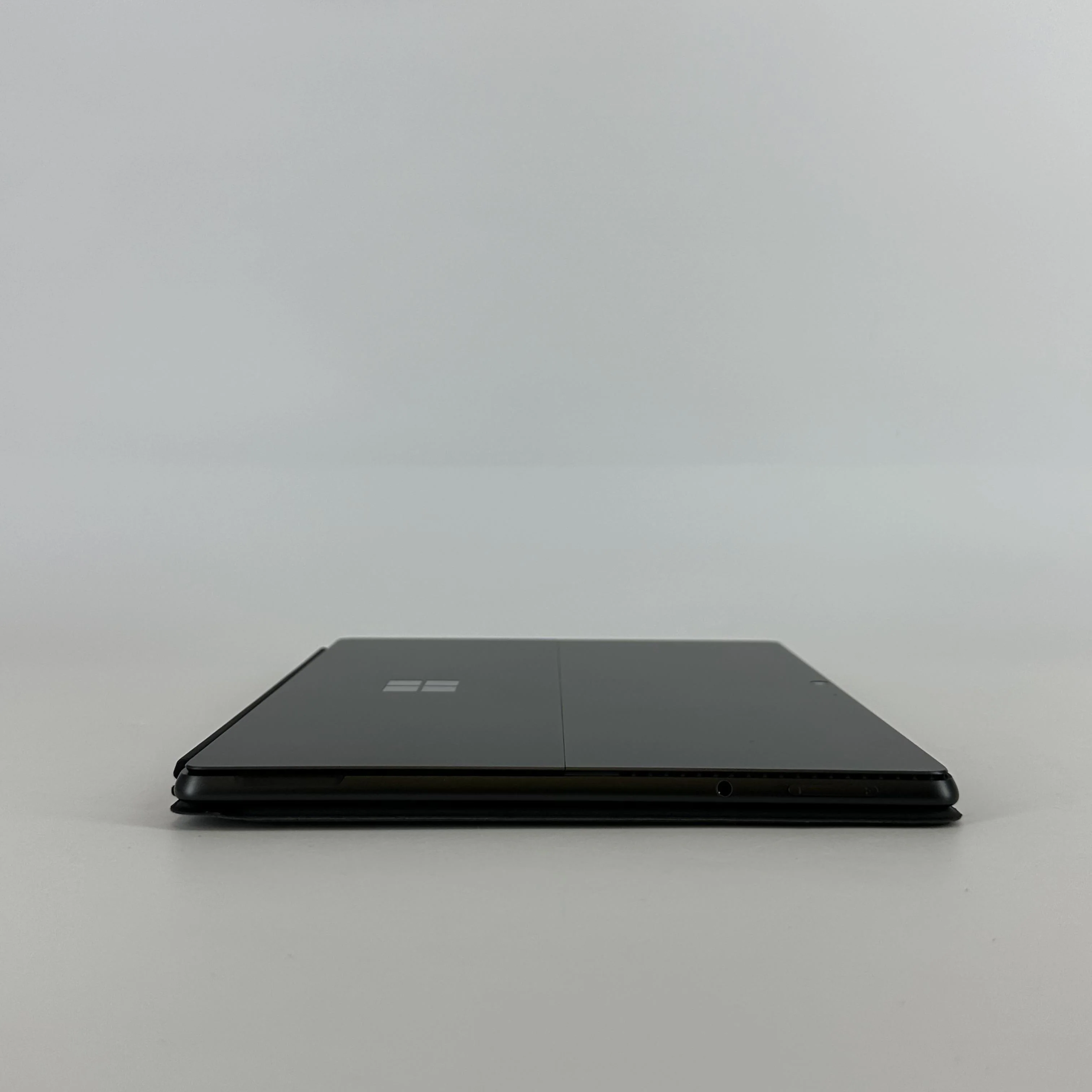 Microsoft Surface Pro 8 13 Black WiFi 3.0 GHz Intel Core i7 11th Gen. 16GB RAM 512GB Solid State Drive - Image 6