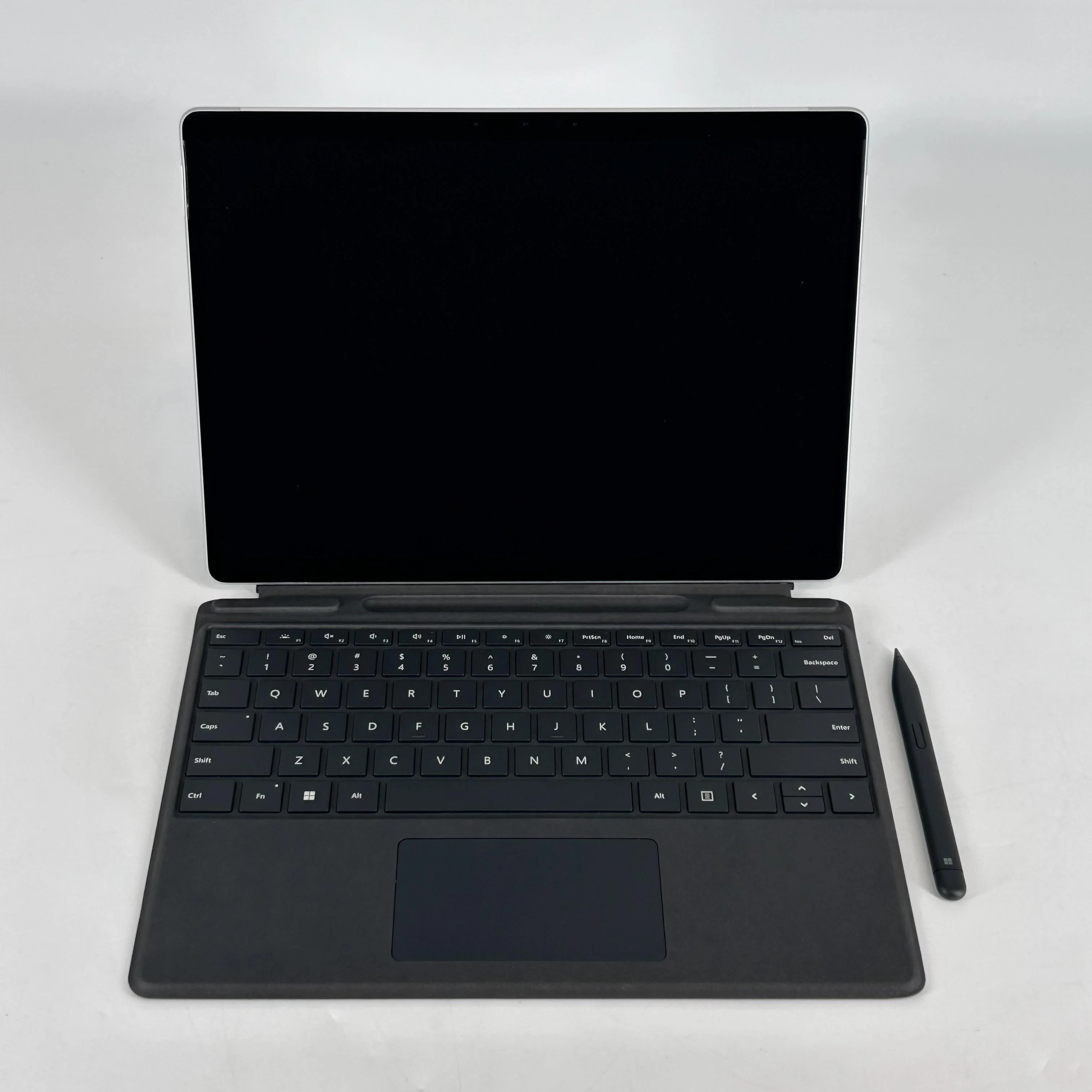 Microsoft Surface Pro 8 13 Silver WiFi 2.6 GHz Intel Core i5 11th Gen. 16GB RAM 256GB Solid State Drive