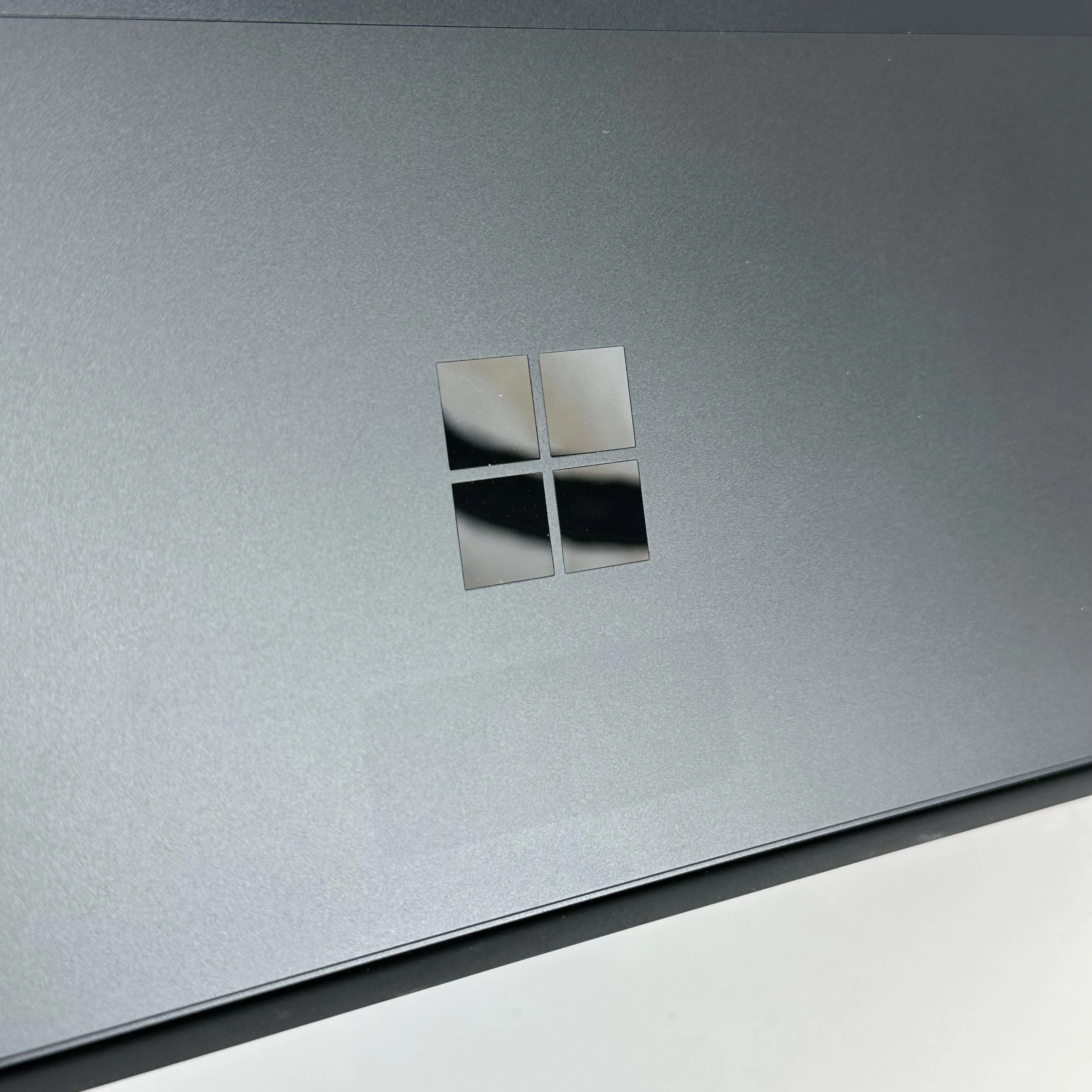 Microsoft Surface Pro 9 13 Graphite WiFi 2.5 GHz Intel Core i5 12th Gen. 16GB RAM 256GB Solid State Drive - Image 8