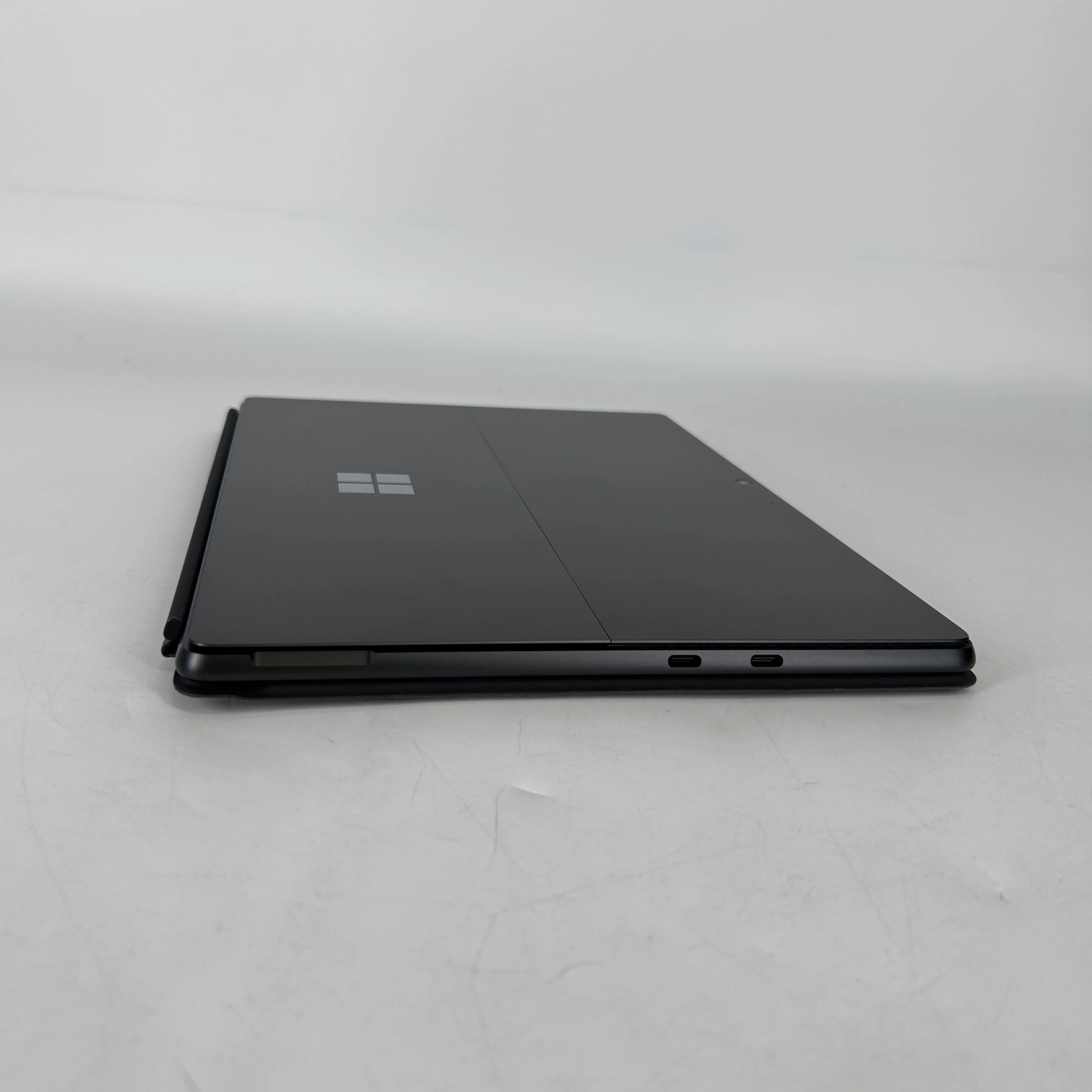 Microsoft Surface Pro 9 13 Graphite WiFi 2.5 GHz Intel Core i5 12th Gen. 8GB RAM 256GB Solid State Drive - Image 10