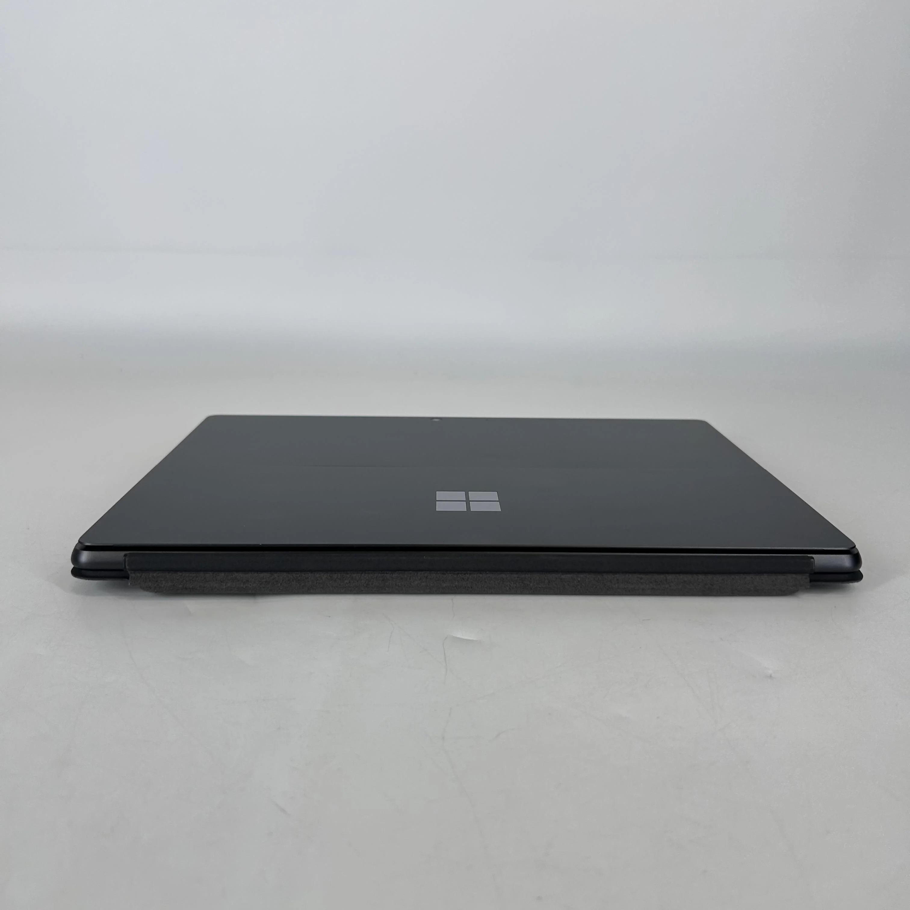 Microsoft Surface Pro 9 13 Graphite WiFi 2.5 GHz Intel Core i5 12th Gen. 8GB RAM 256GB Solid State Drive - Image 5