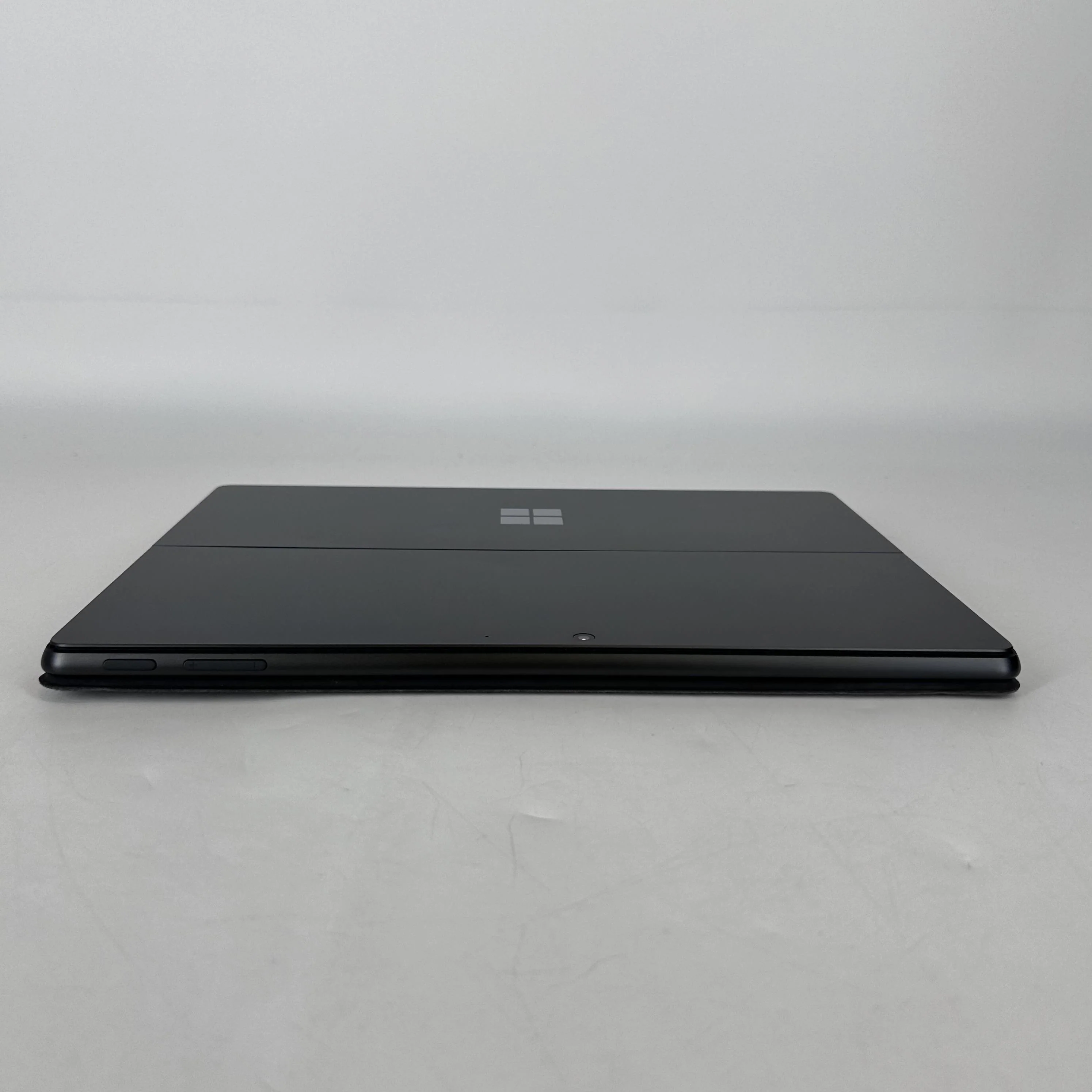 Microsoft Surface Pro 9 13 Graphite WiFi 2.5 GHz Intel Core i5 12th Gen. 8GB RAM 256GB Solid State Drive - Image 7