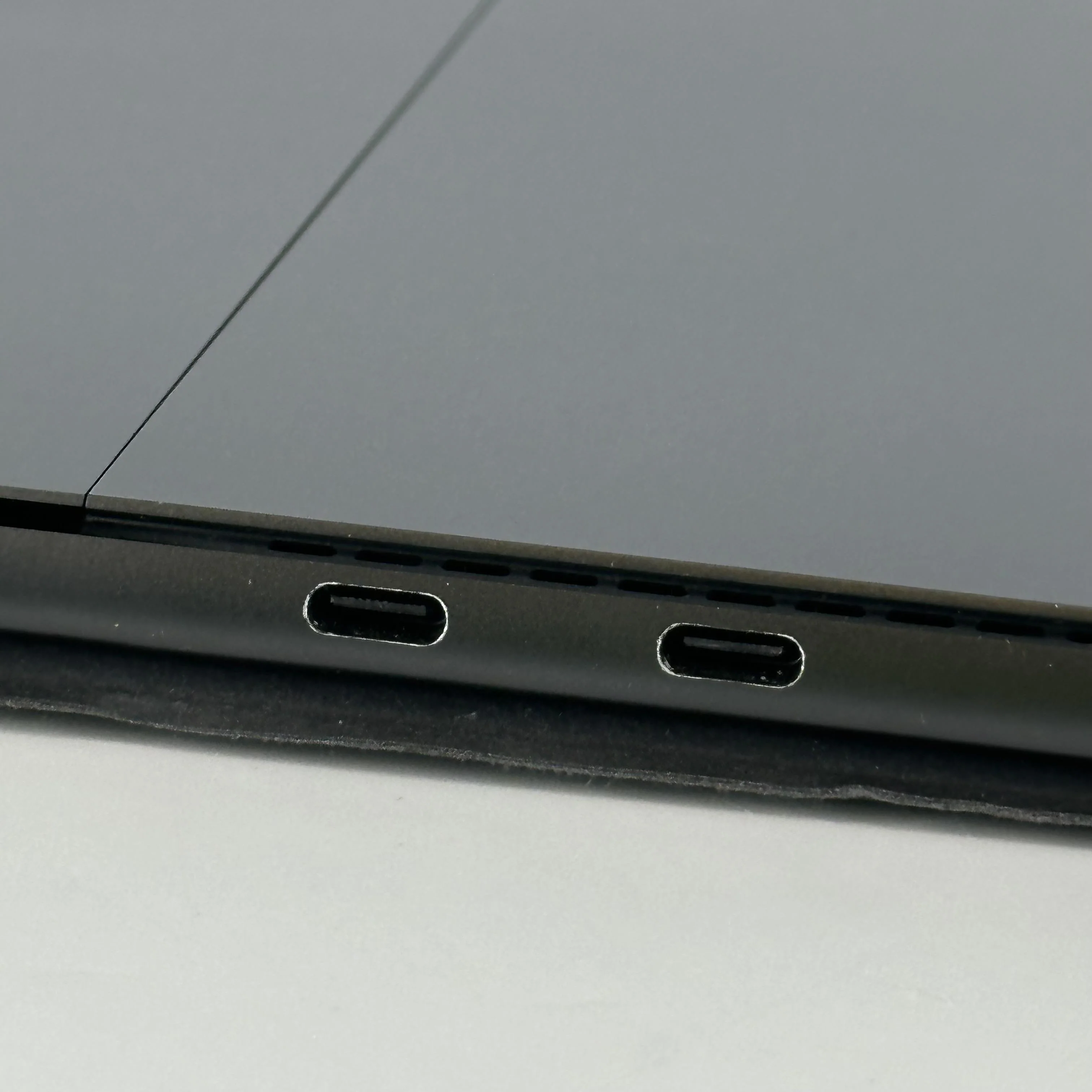 Microsoft Surface Pro 9 13 Graphite WiFi 2.6 GHz Intel Core i7 12th Gen. 16GB RAM 512GB Solid State Drive - Image 8