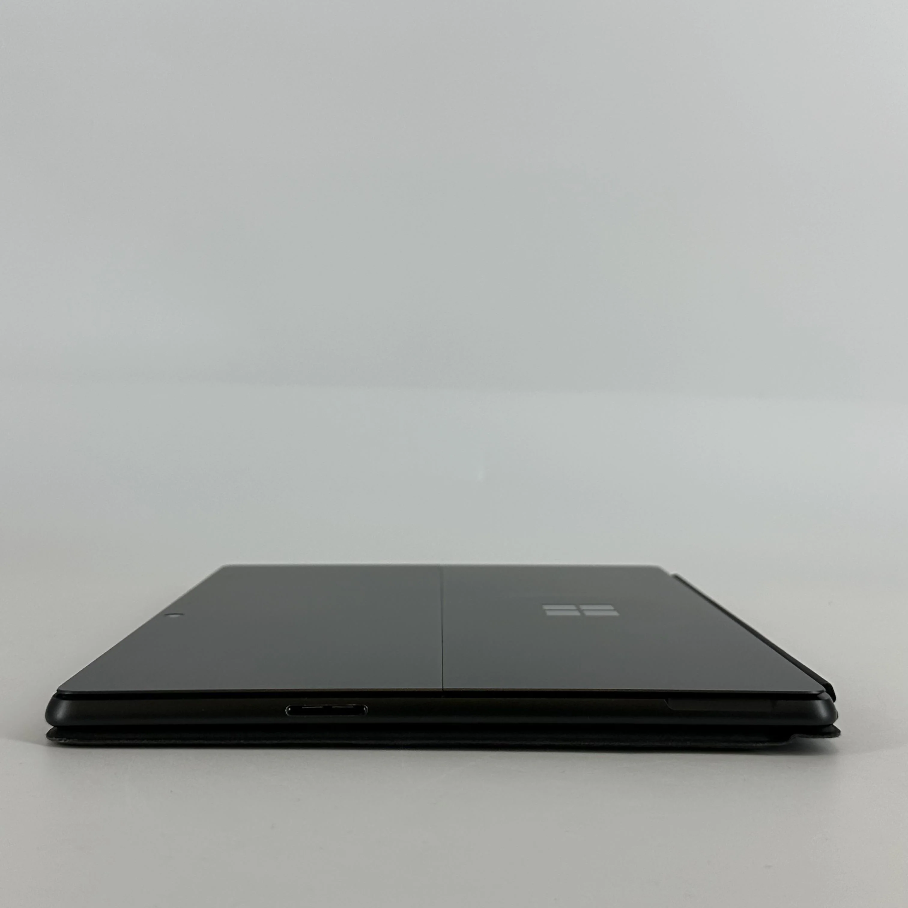 Microsoft Surface Pro 9 13 Graphite WiFi 2.6 GHz Intel Core i7 12th Gen. 16GB RAM 512GB Solid State Drive - Image 9