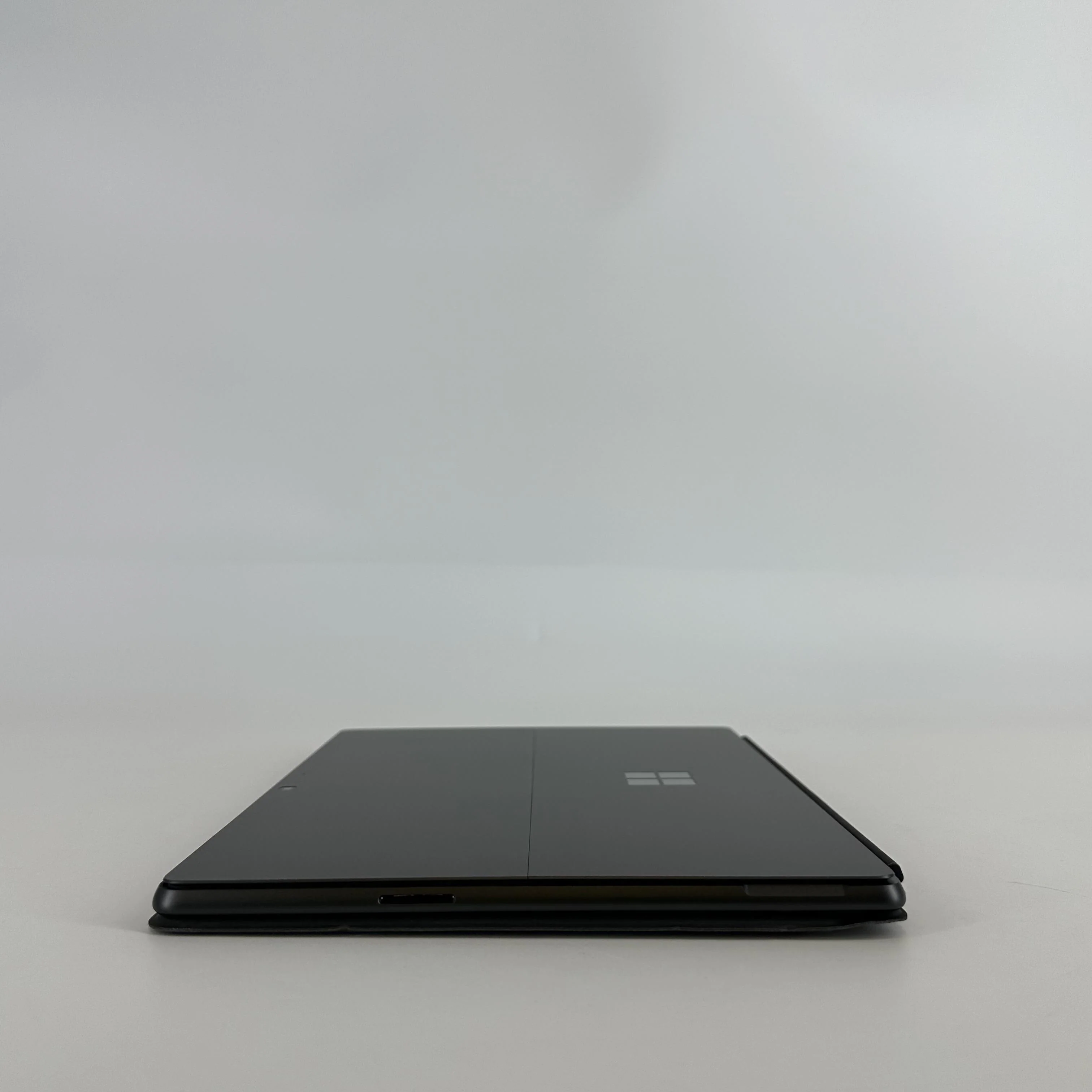 Microsoft Surface Pro 9 13 Graphite WiFi 2.6 GHz Intel Core i7 12th Gen. 16GB RAM 512GB Solid State Drive - Image 5