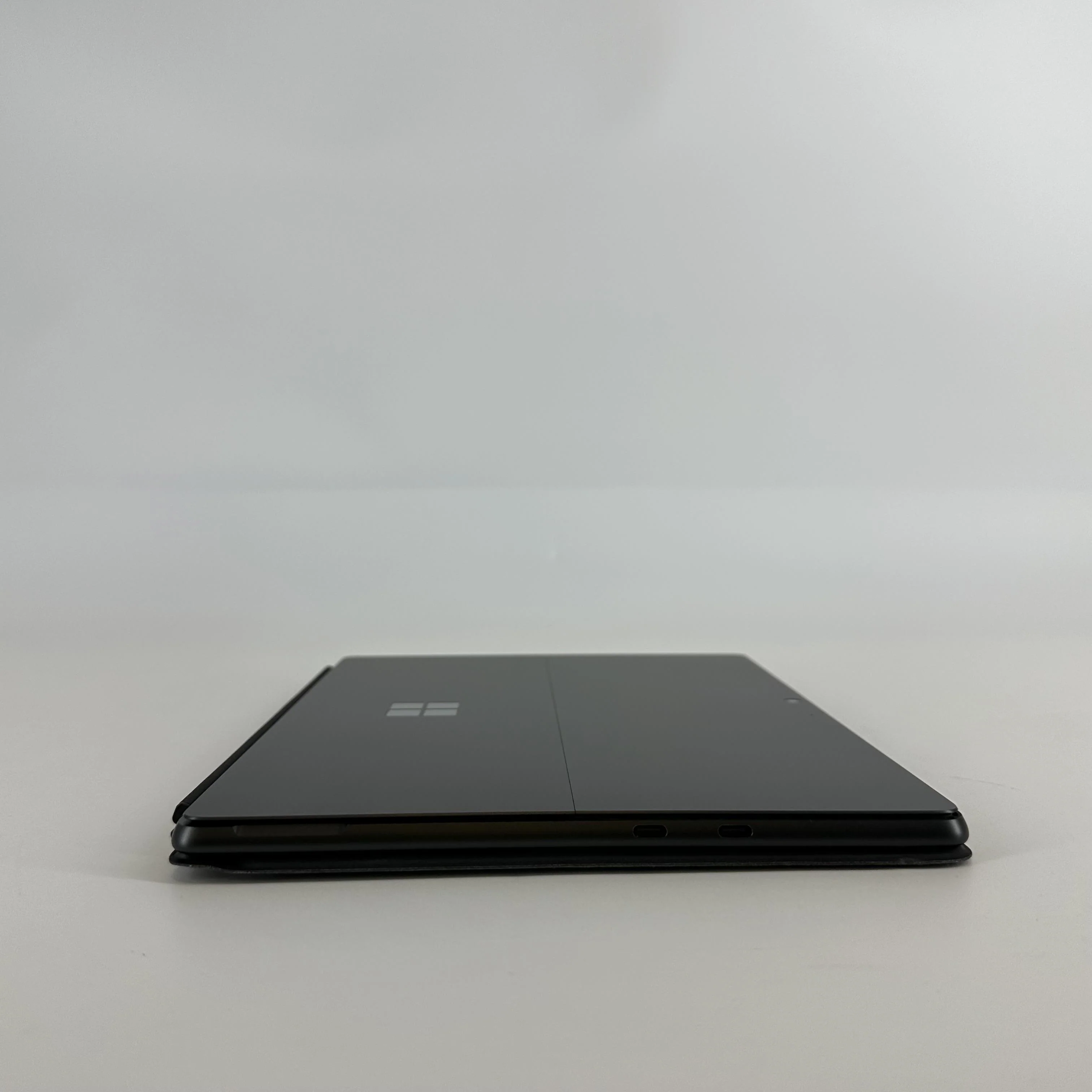 Microsoft Surface Pro 9 13 Graphite WiFi 2.6 GHz Intel Core i7 12th Gen. 16GB RAM 512GB Solid State Drive - Image 8