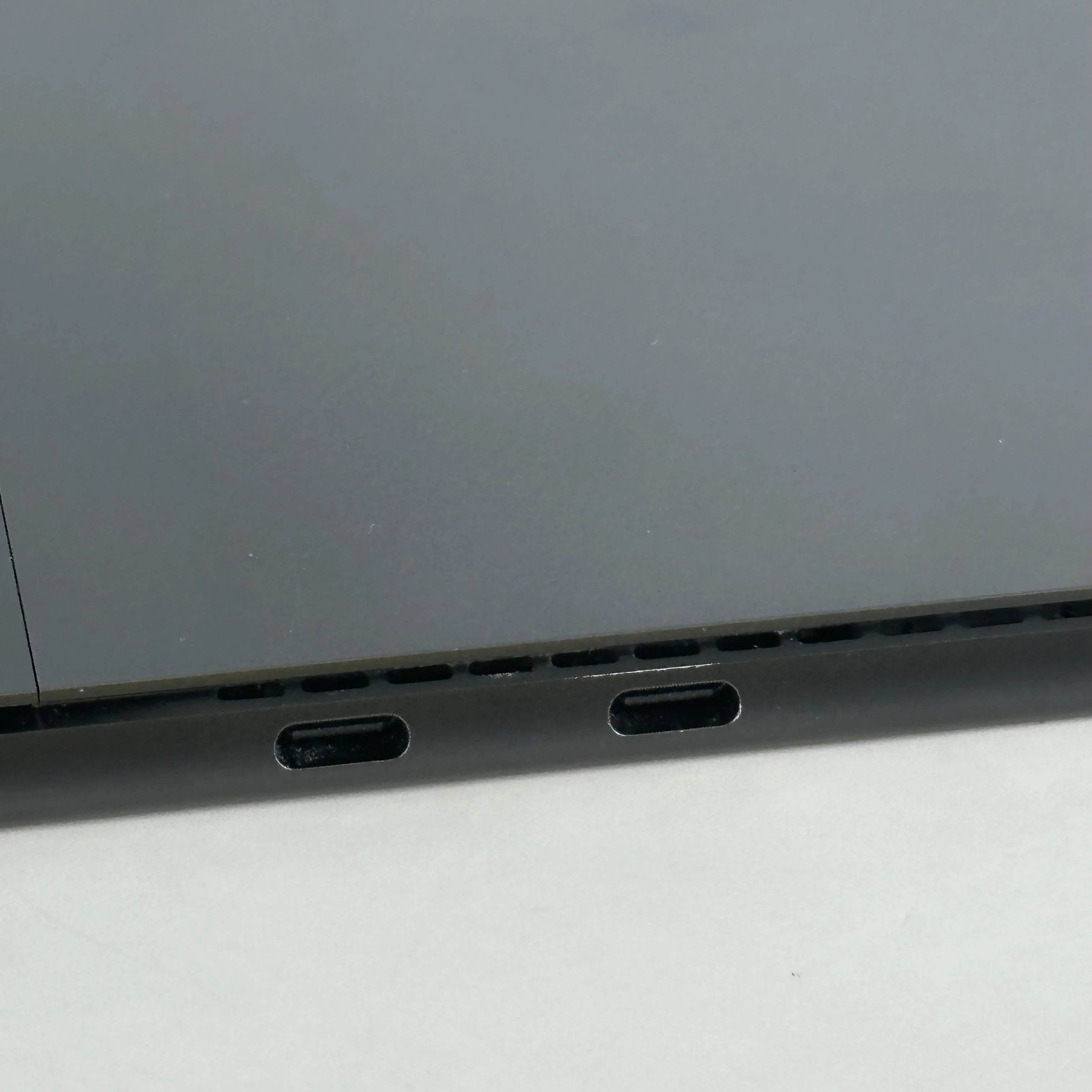 Microsoft Surface Pro 9 13 Graphite WiFi 2.7 GHz Intel Core i7 12th Gen. 16GB RAM 512GB Solid State Drive - Image 5
