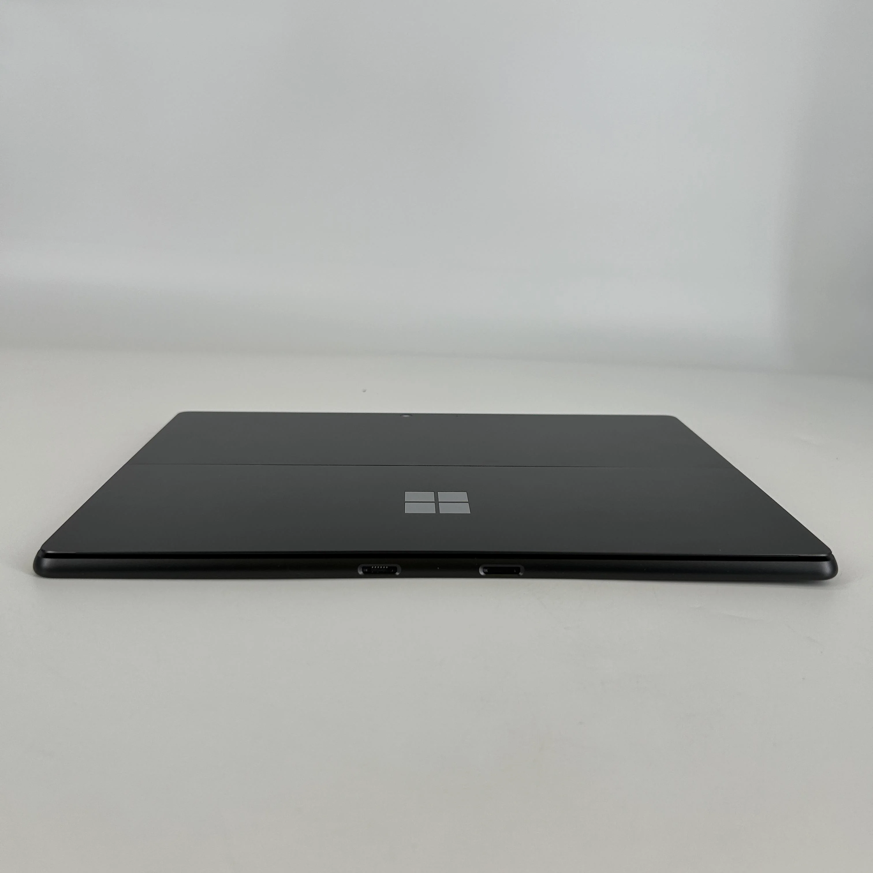 Microsoft Surface Pro 9 13 Gray WiFi 2.5 GHz Intel Core i5 12th Gen. 16GB RAM 256GB Solid State Drive - Image 7