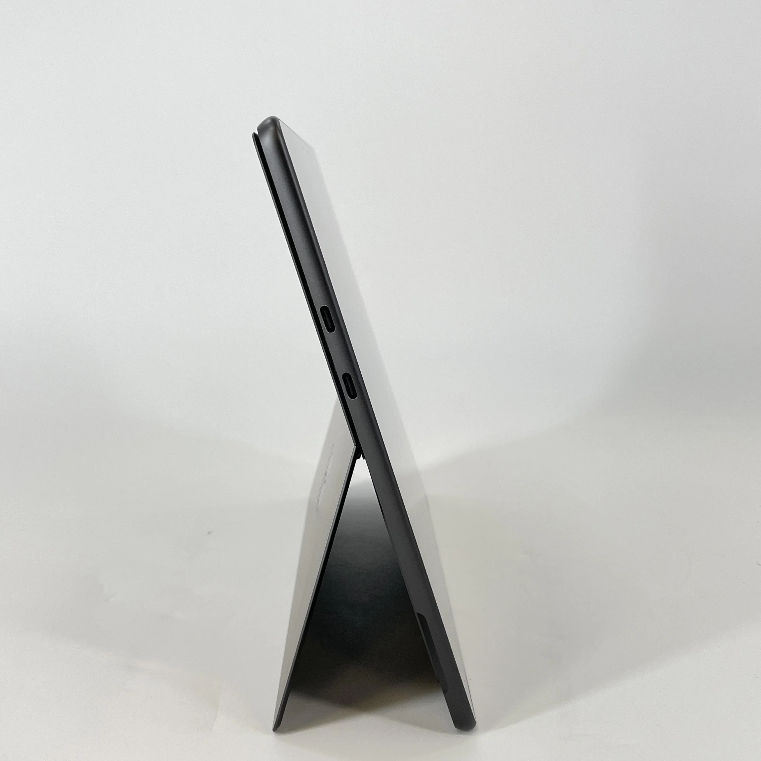 Microsoft Surface Pro 9 13 Gray WiFi 2.7 GHz Intel Core i7 12th Gen. 16GB RAM 512GB Solid State Drive - Image 2