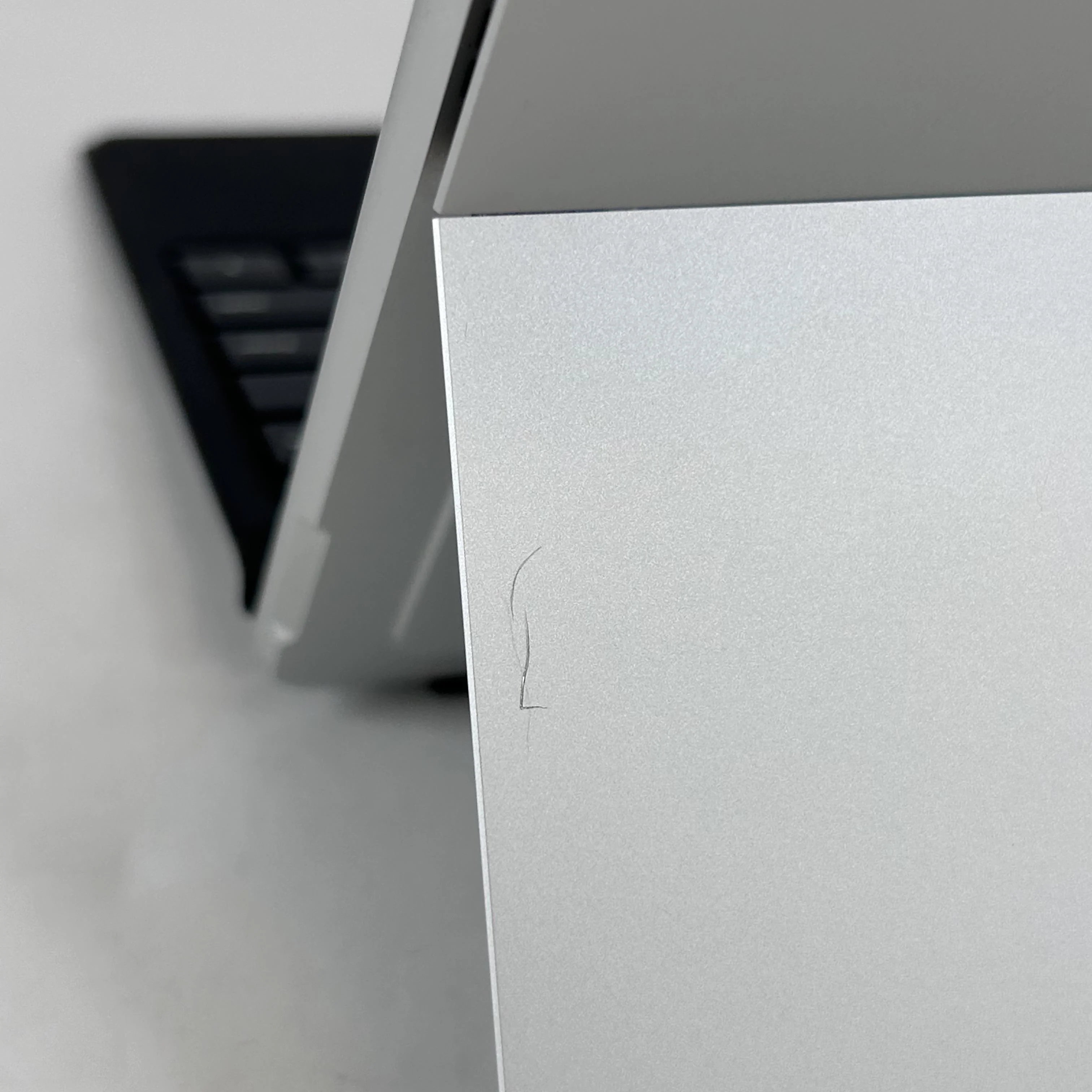 Microsoft Surface Pro 9 13 Platinum WiFi 2.7 GHz Intel Core i7 12th Gen. 32GB RAM 1TB Solid State Drive - Image 12