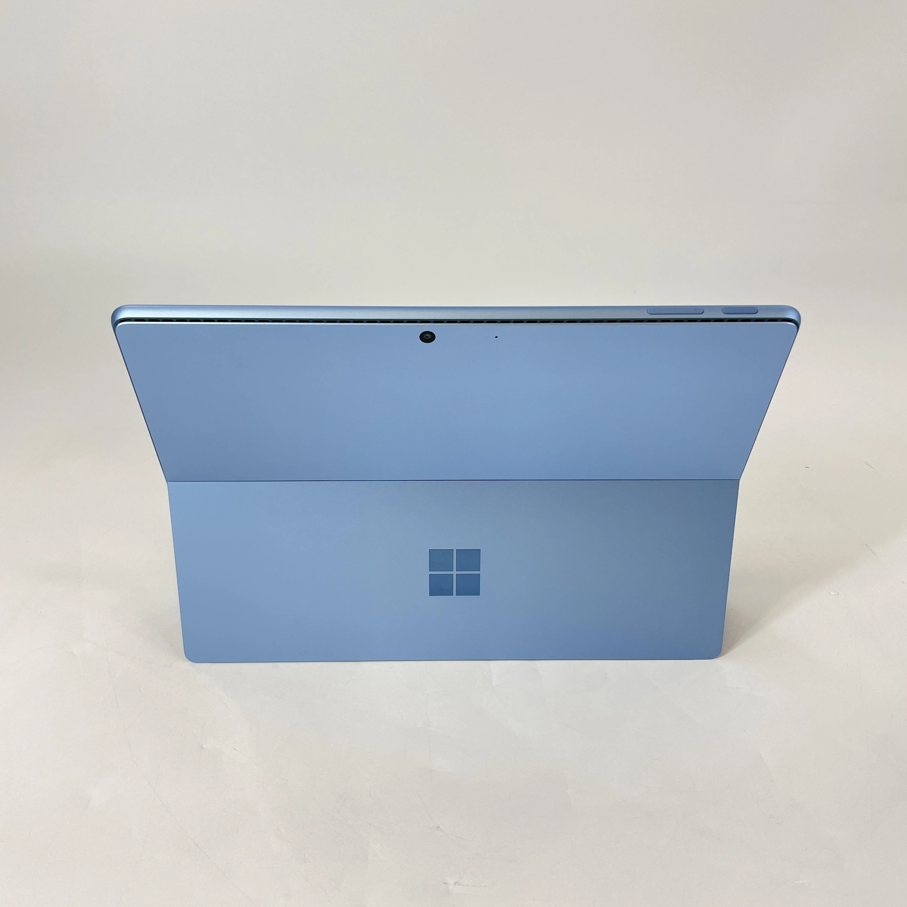 Microsoft Surface Pro 9 13 Sapphire WiFi 2.5 GHz Intel Core i5 12th Gen. 8GB RAM 256GB Solid State Drive - Image 4
