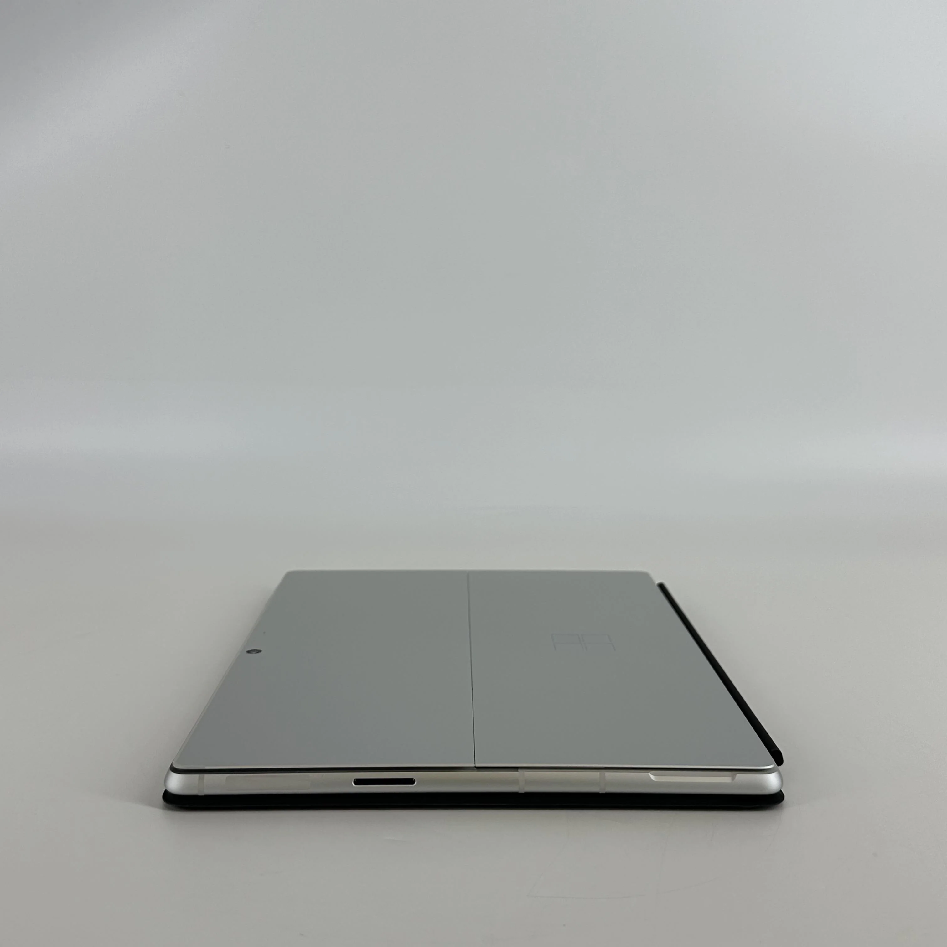Microsoft Surface Pro 9 13 Silver Unlocked 2.9 GHz Microsoft SQ3 Processor 16GB RAM 256GB Solid State Drive - Image 8