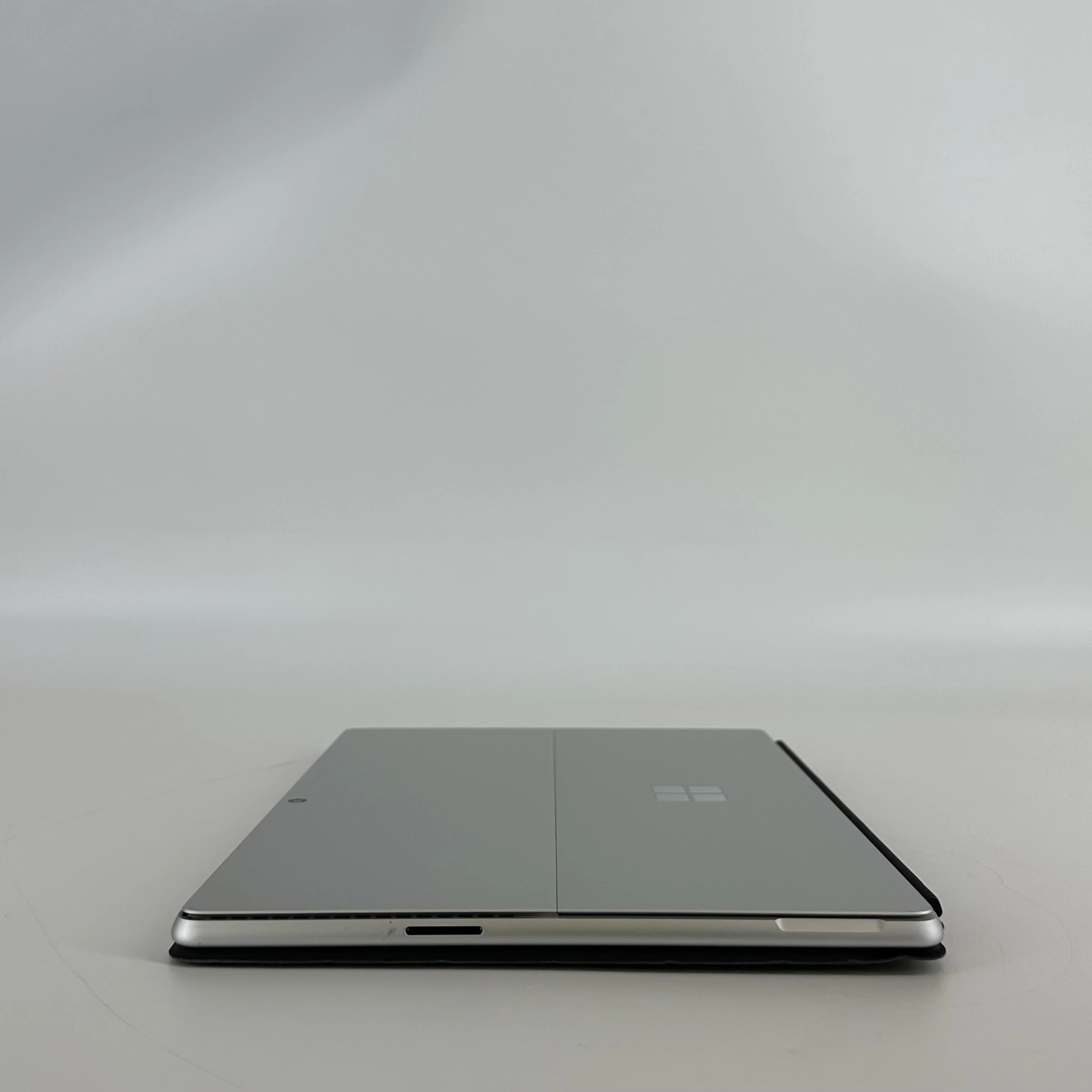 Microsoft Surface Pro 9 13 Silver WiFi 2.5 GHz Intel Core i5 12th Gen. 16GB RAM 256GB Solid State Drive - Image 6