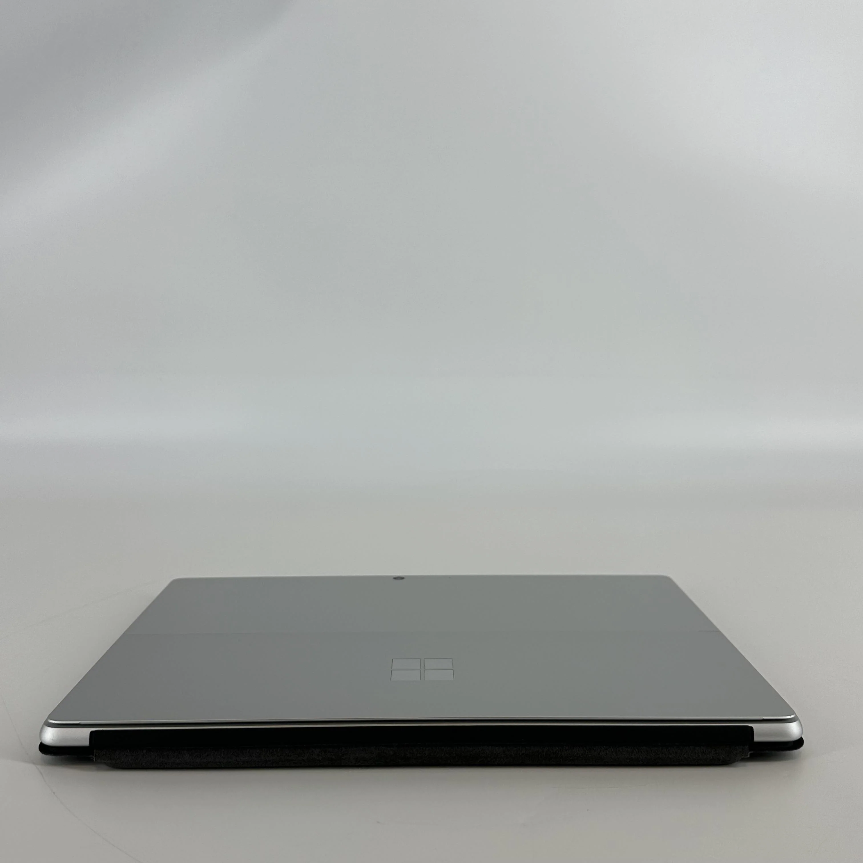 Microsoft Surface Pro 9 13 Silver WiFi 2.5 GHz Intel Core i5 12th Gen. 16GB RAM 256GB Solid State Drive - Image 7