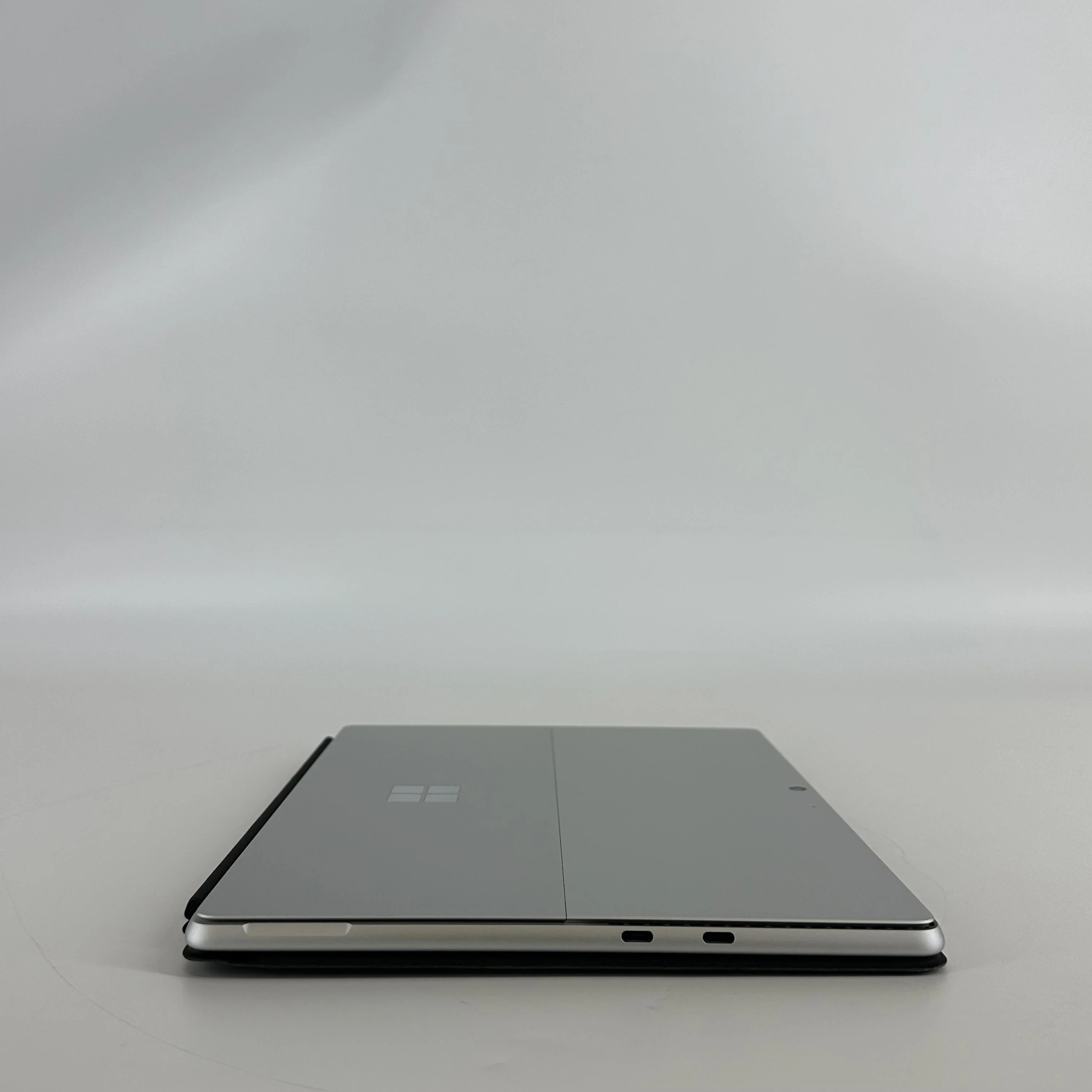Microsoft Surface Pro 9 13 Silver WiFi 2.5 GHz Intel Core i5 12th Gen. 16GB RAM 256GB Solid State Drive - Image 8