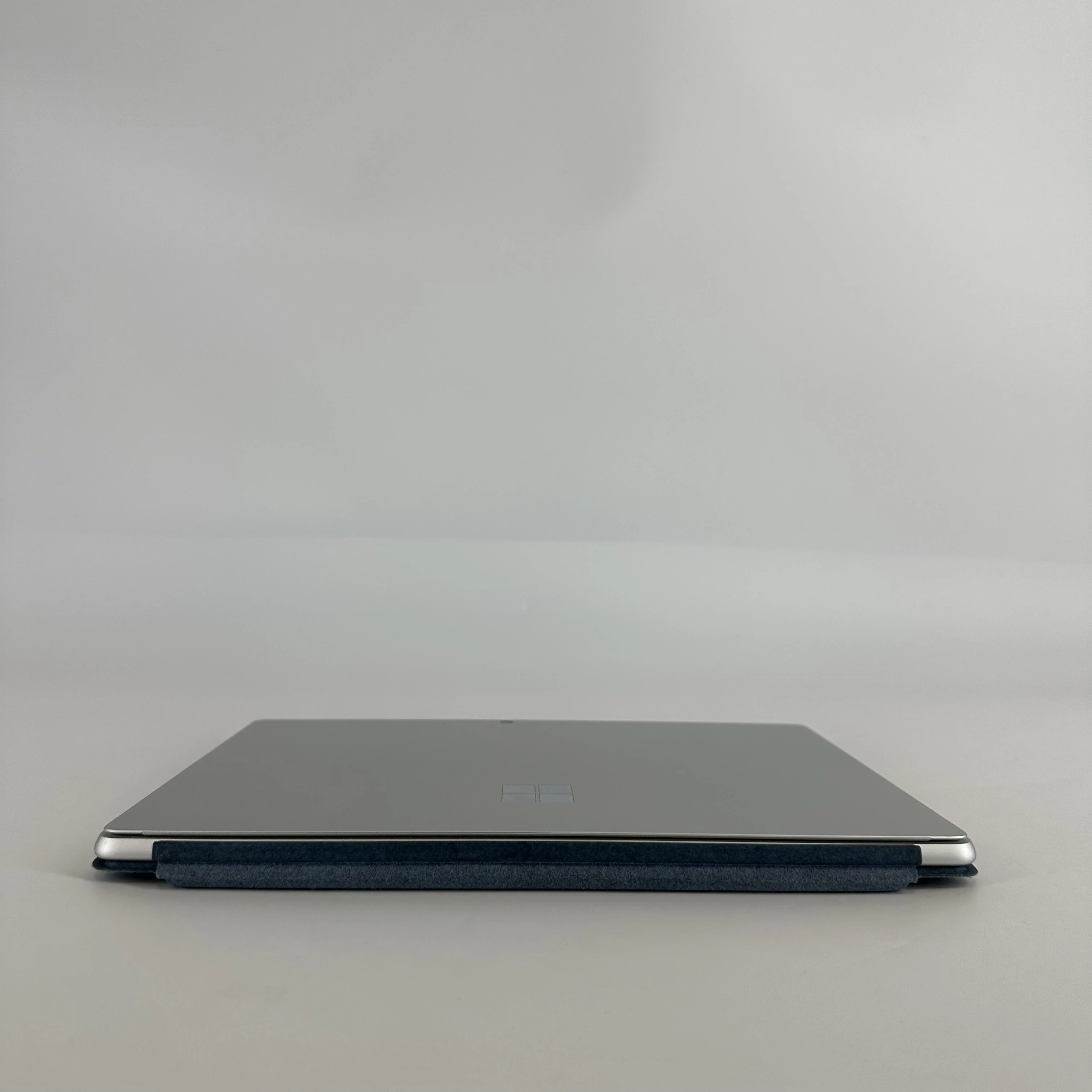 Microsoft Surface Pro 9 13 Silver WiFi 2.7 GHz Intel Core i7 12th Gen. 16GB RAM 256GB Solid State Drive - Image 10
