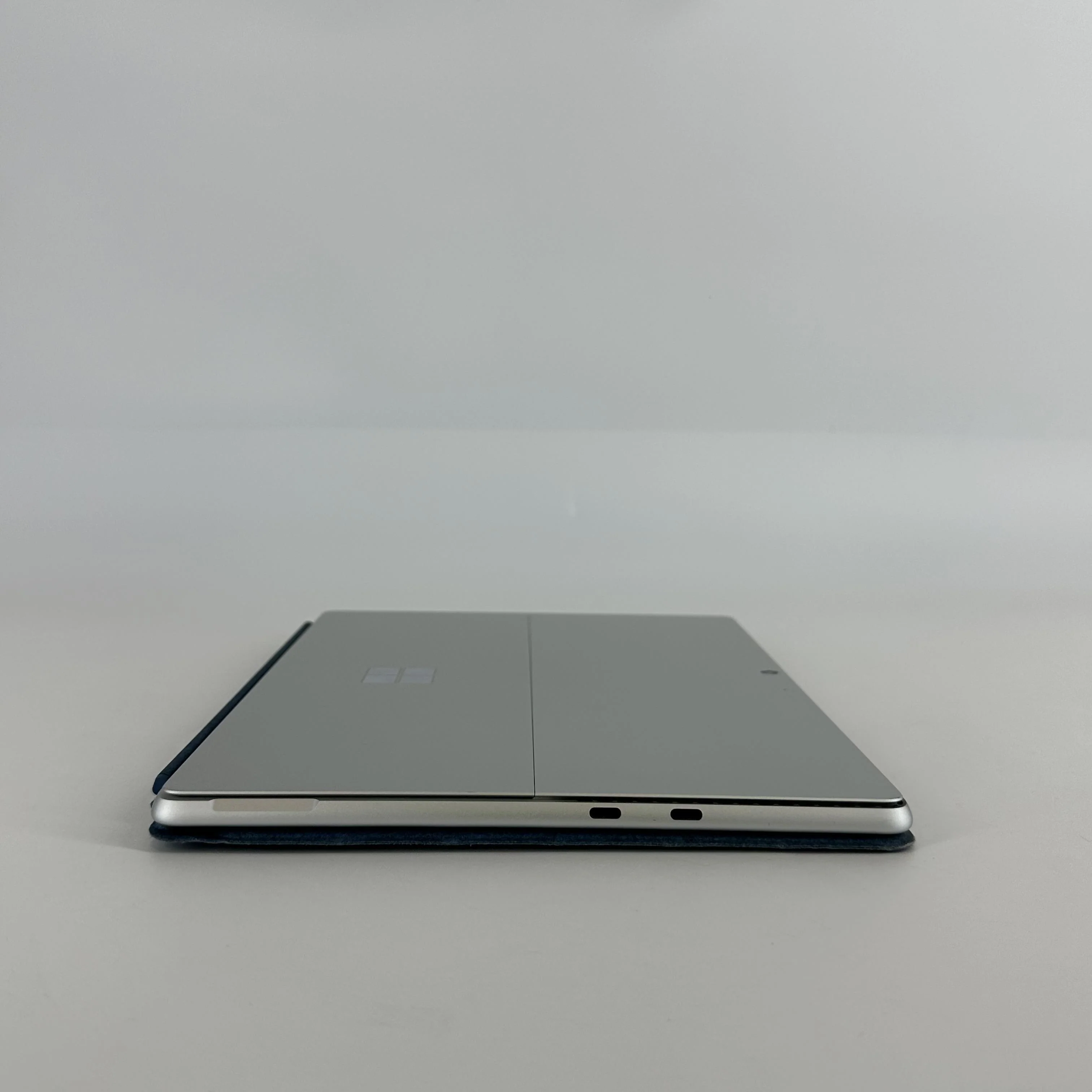 Microsoft Surface Pro 9 13 Silver WiFi 2.7 GHz Intel Core i7 12th Gen. 16GB RAM 256GB Solid State Drive - Image 7