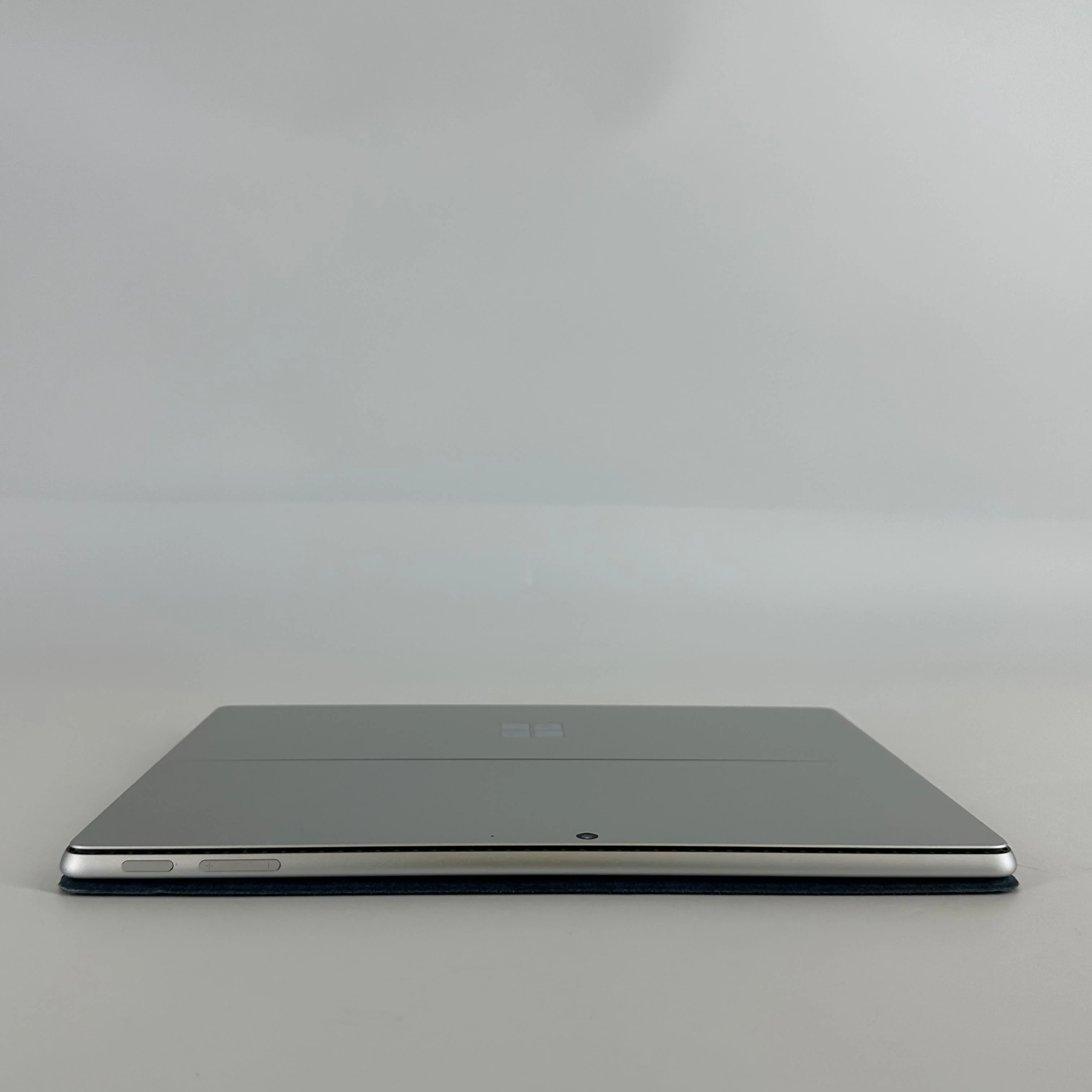 Microsoft Surface Pro 9 13 Silver WiFi 2.7 GHz Intel Core i7 12th Gen. 16GB RAM 256GB Solid State Drive - Image 8