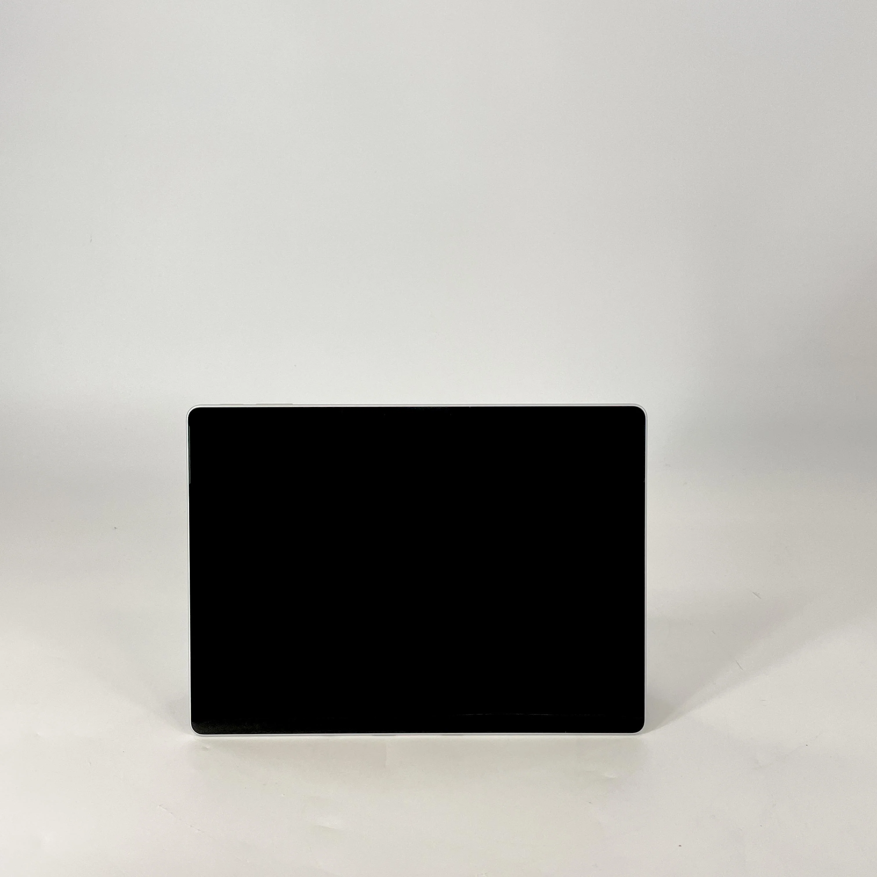 Microsoft Surface Pro 9 13 Silver WiFi 2.7 GHz Intel Core i7 12th Gen. 16GB RAM 512GB Solid State Drive
