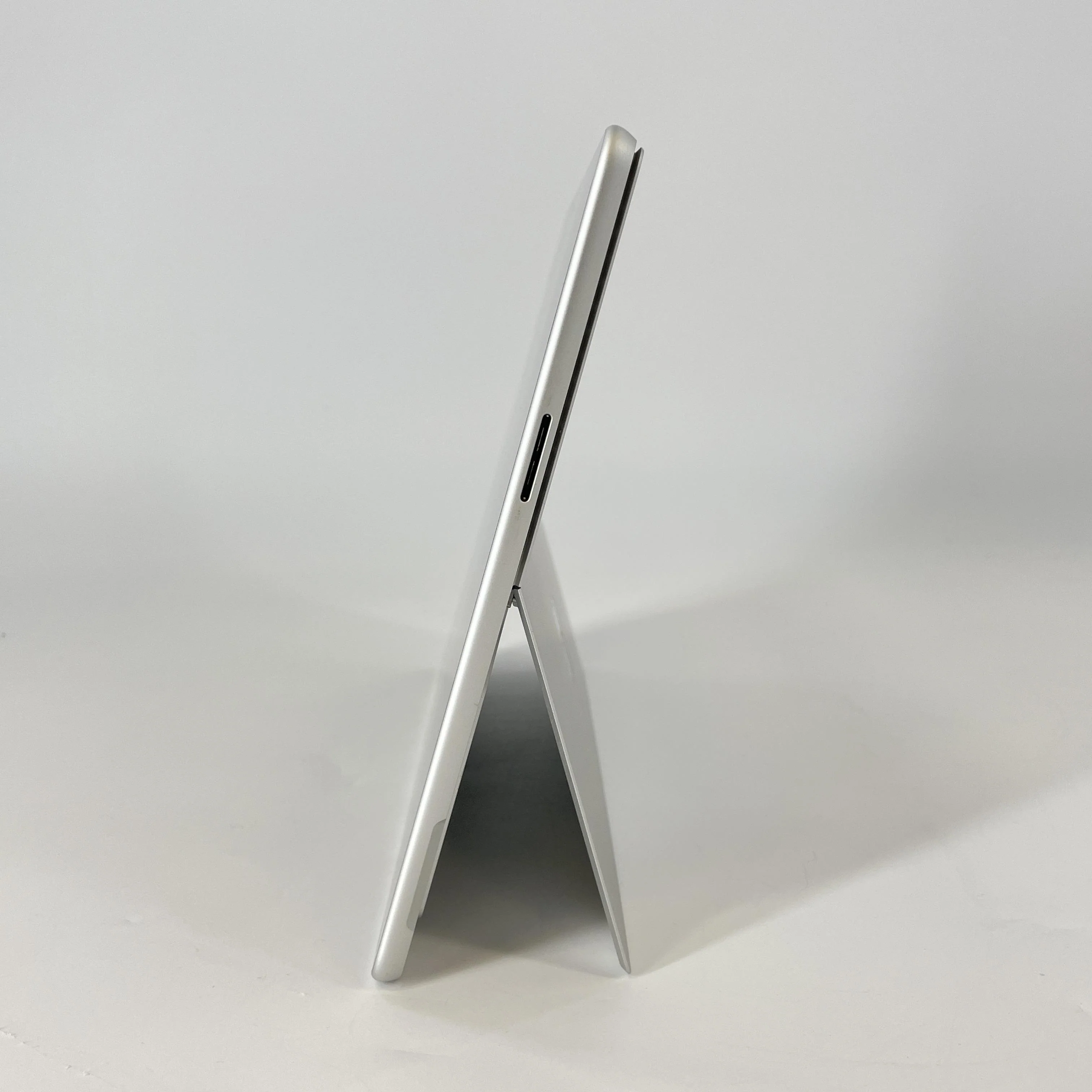 Microsoft Surface Pro 9 13 Silver WiFi 2.7 GHz Intel Core i7 12th Gen. 16GB RAM 512GB Solid State Drive - Image 4