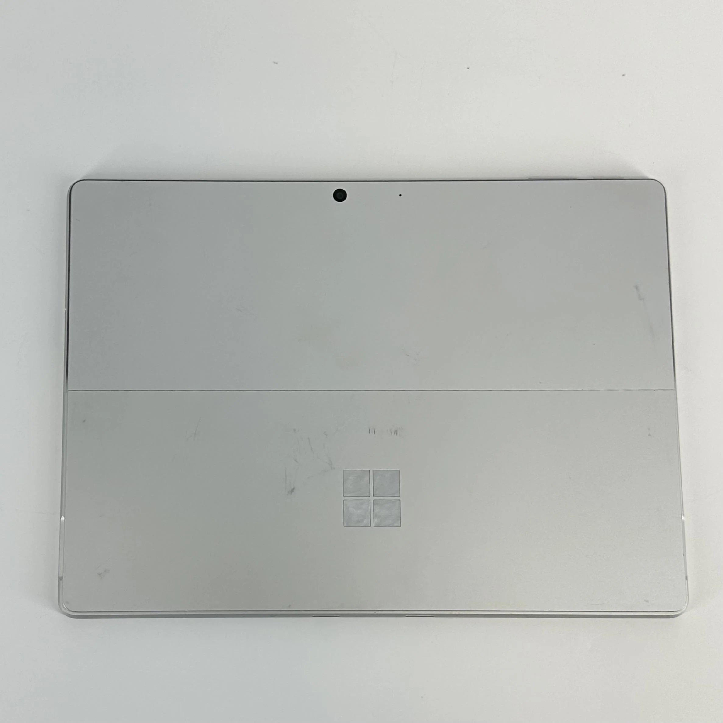Microsoft Surface Pro 9 13 Silver WiFi 2.7 GHz Intel Core i7 12th Gen. 32GB RAM 1TB Solid State Drive