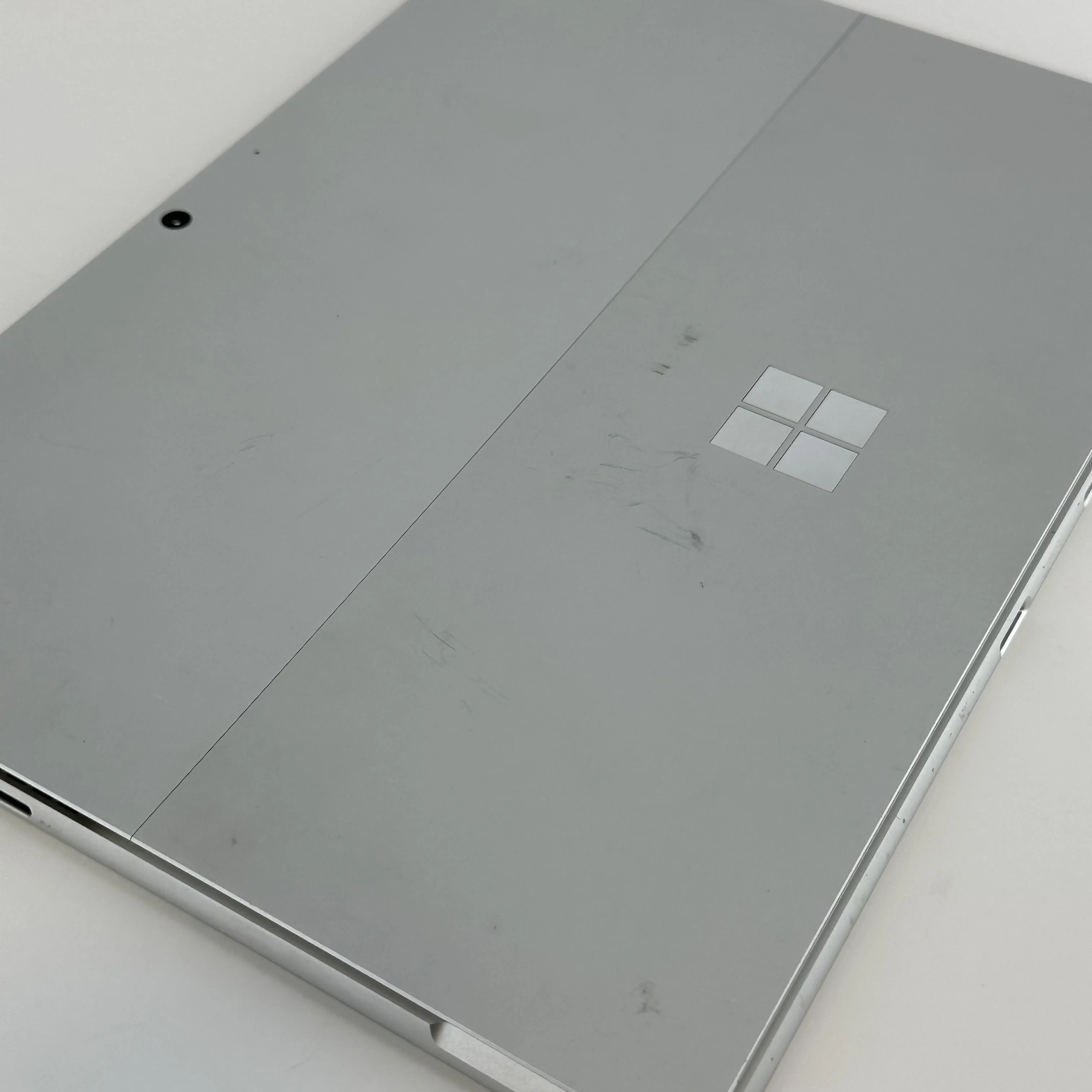 Microsoft Surface Pro 9 13 Silver WiFi 2.7 GHz Intel Core i7 12th Gen. 32GB RAM 1TB Solid State Drive - Image 3
