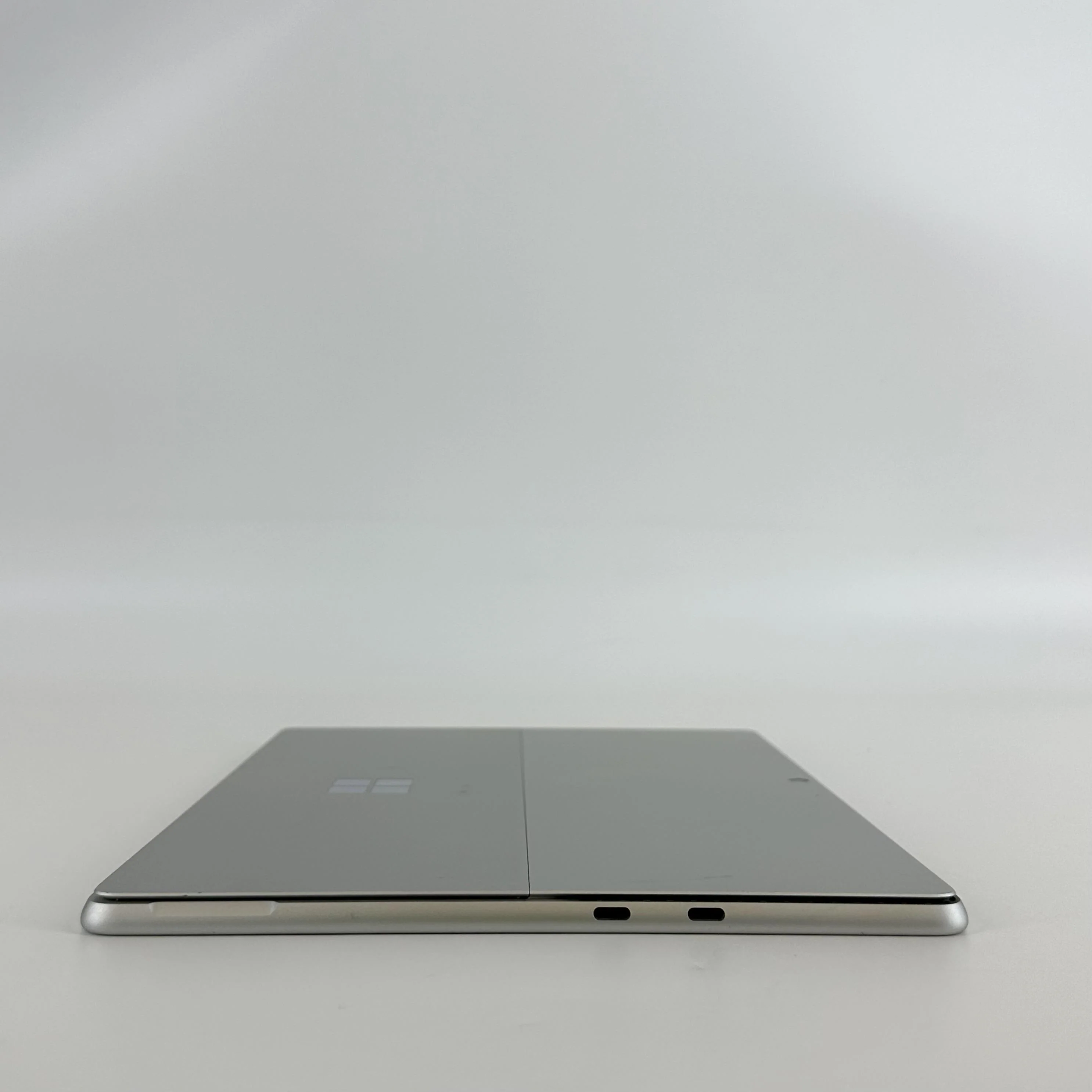 Microsoft Surface Pro 9 13 Silver WiFi 2.7 GHz Intel Core i7 12th Gen. 32GB RAM 1TB Solid State Drive - Image 6