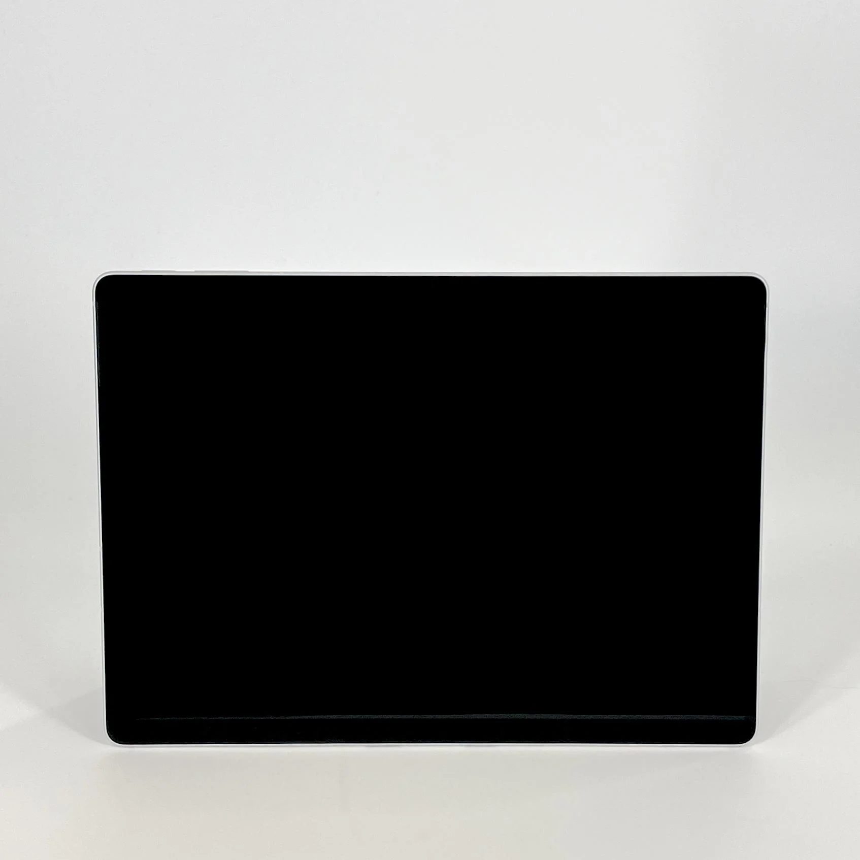 Microsoft Surface Pro 9 13 Silver WiFi 2.9 GHz Microsoft SQ3 Processor 8GB RAM 256GB Solid State Drive