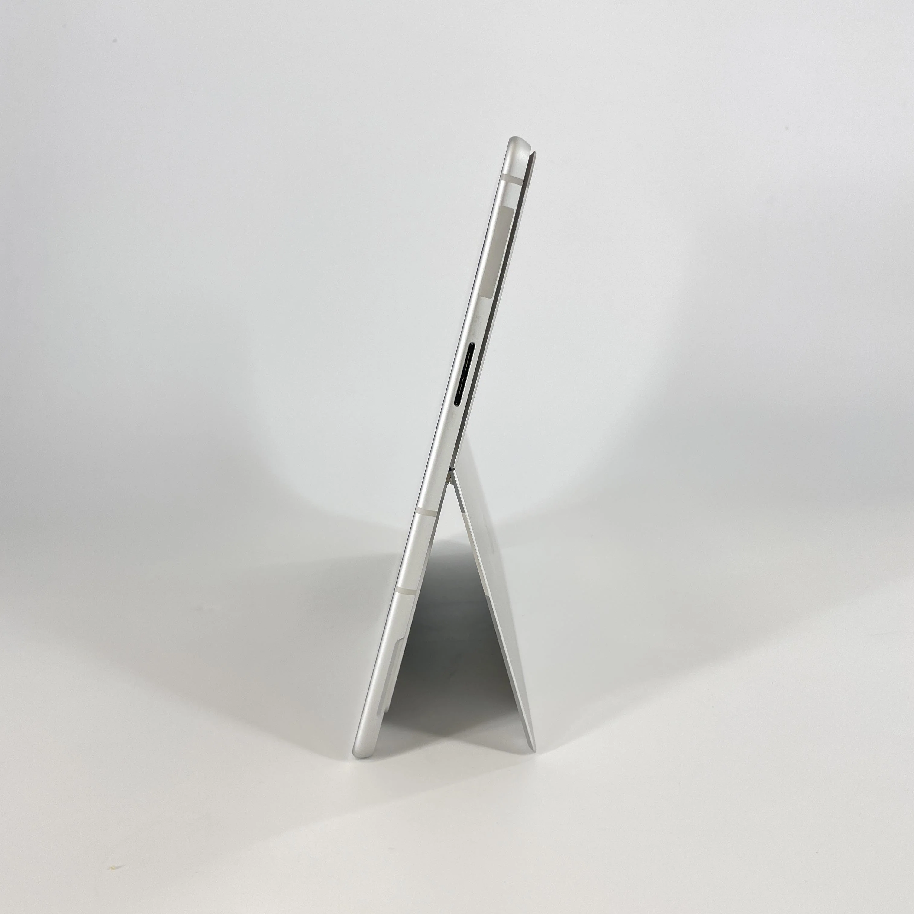 Microsoft Surface Pro 9 13 Silver WiFi 2.9 GHz Microsoft SQ3 Processor 8GB RAM 256GB Solid State Drive - Image 3