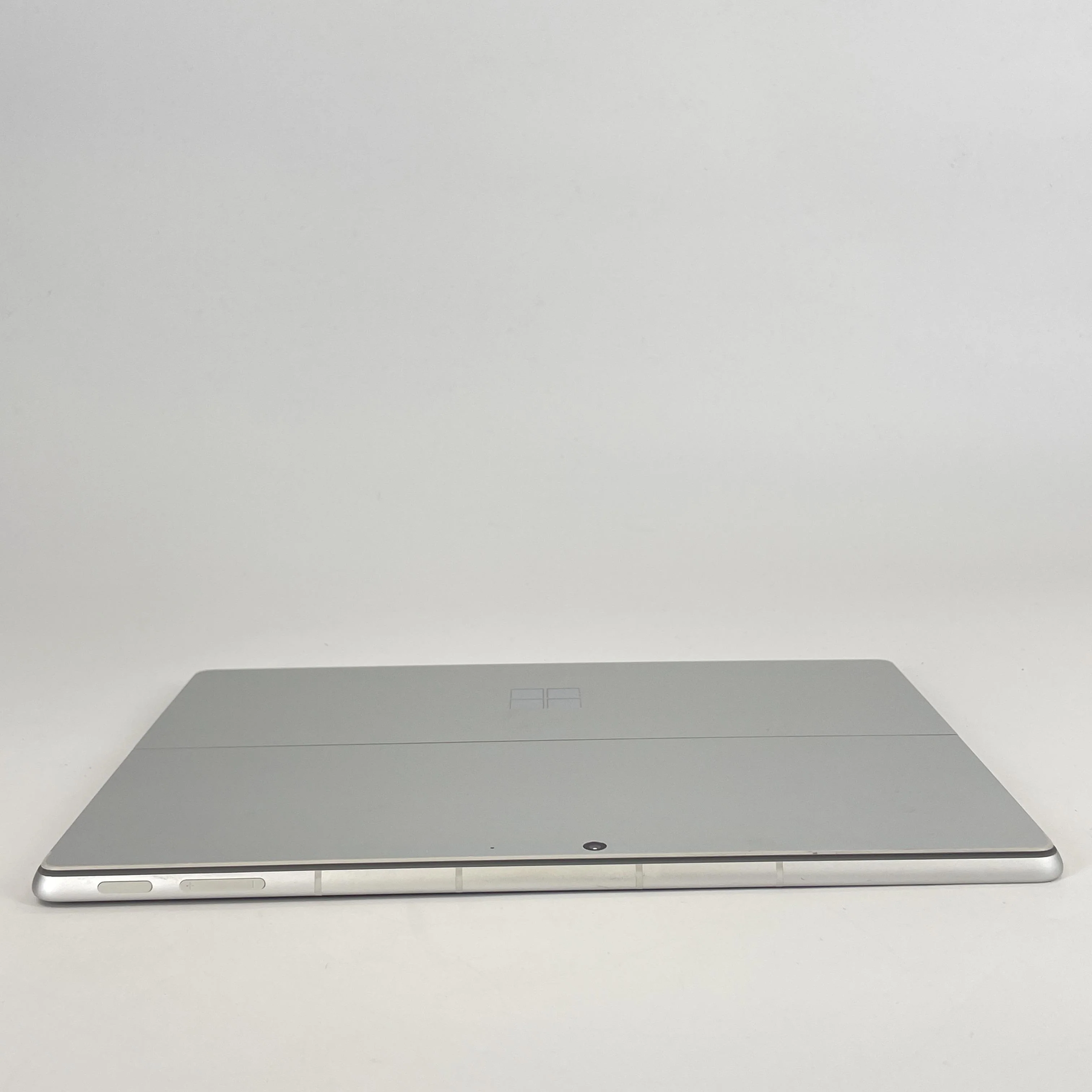 Microsoft Surface Pro 9 13 Silver WiFi 3.0 GHz Microsoft SQ3 Processor 16GB RAM 256GB Solid State Drive - Image 4
