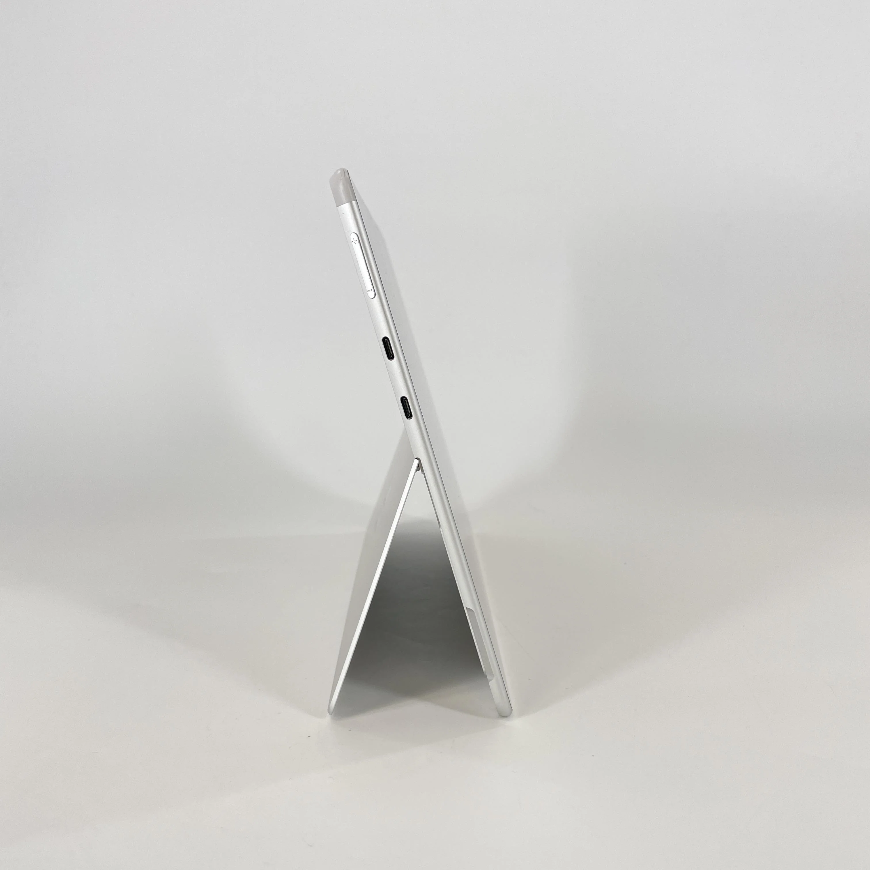 Microsoft Surface Pro X 13 Platinum WiFi 3.0 GHz Microsoft SQ1 Processor 8GB RAM 128GB Solid State Drive - Image 2