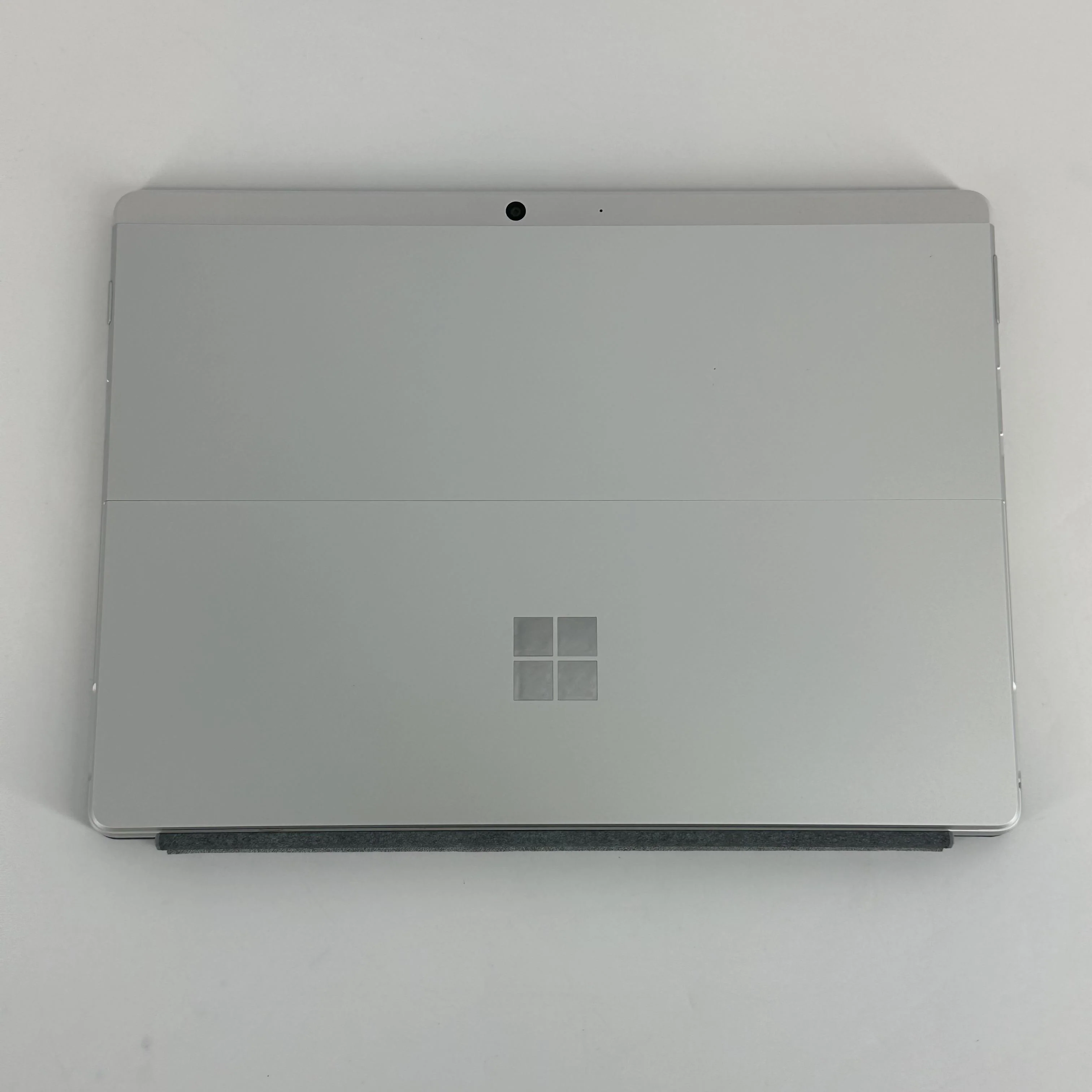 Microsoft Surface Pro X 13 Platinum WiFi 3.0 GHz Microsoft SQ1 Processor 8GB RAM 128GB Solid State Drive - Image 5