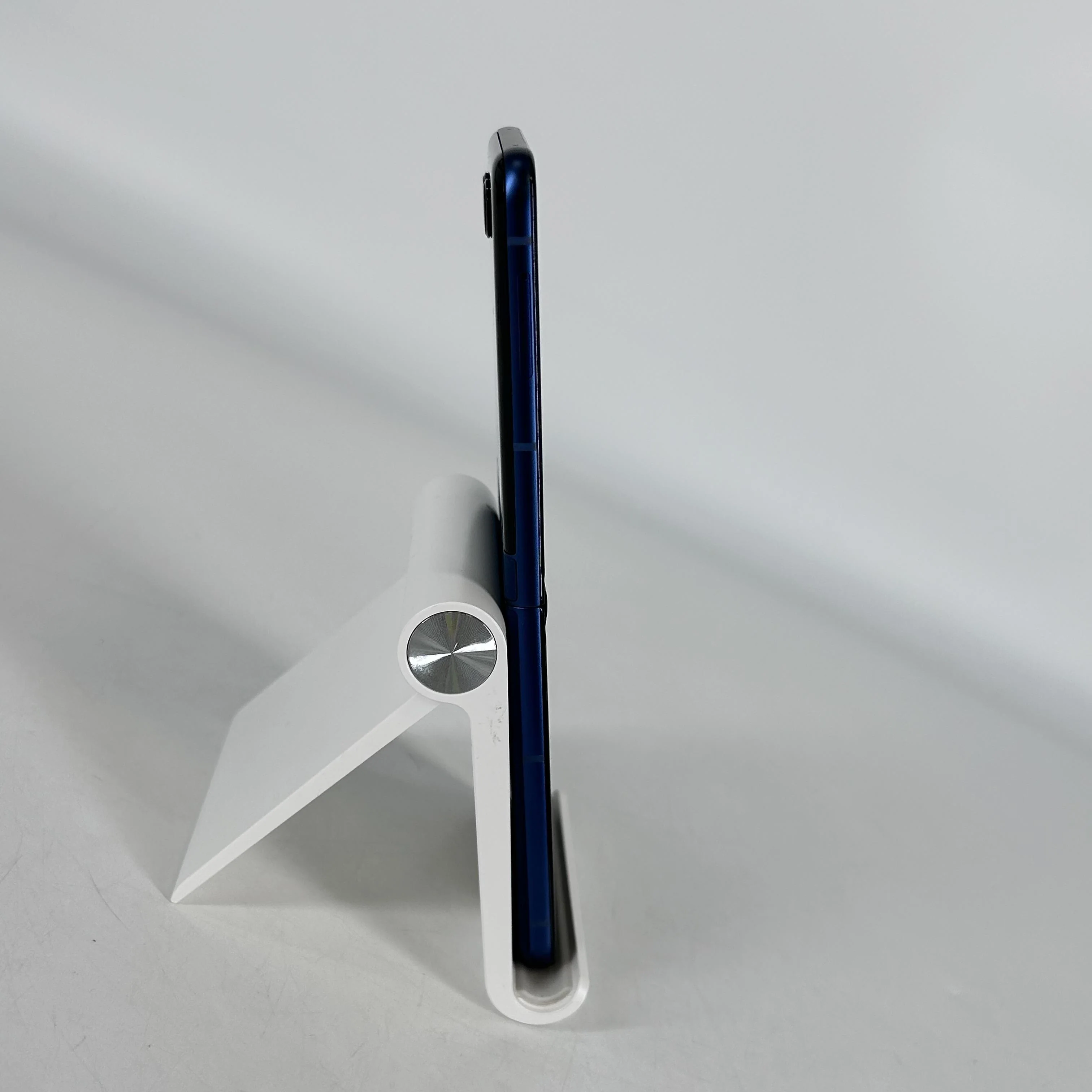 Motorola Razr (2025) 256GB Blue (Spectrum) - Image 3