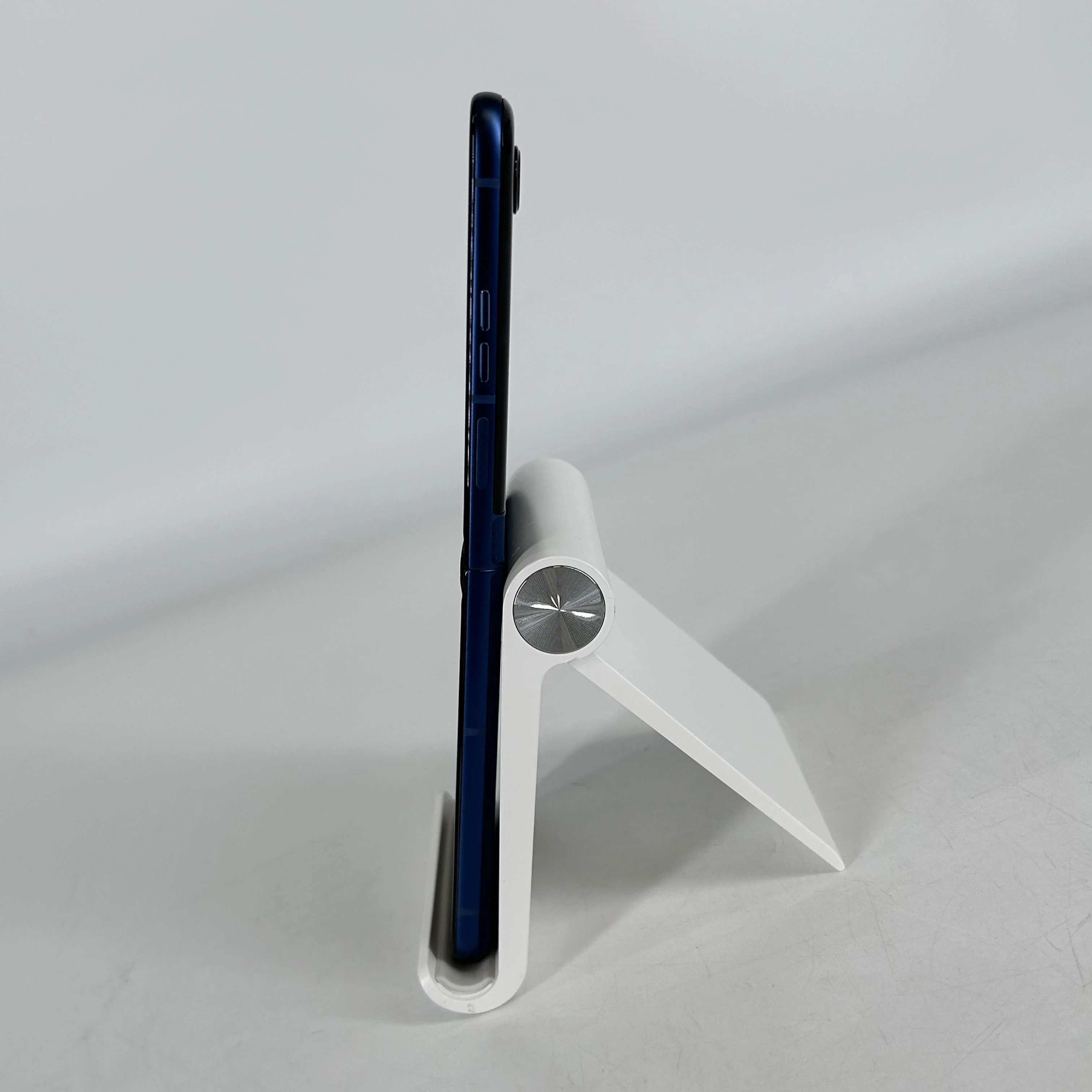 Motorola Razr (2025) 256GB Blue (Spectrum) - Image 4