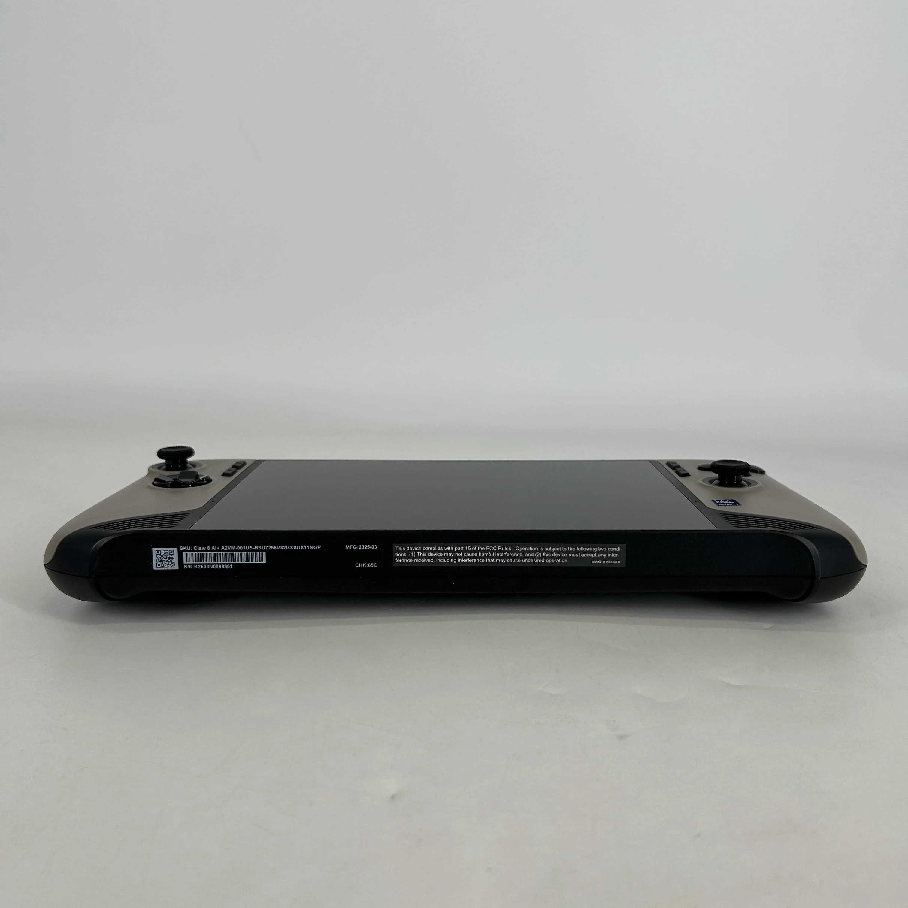 MSI Claw 8 AI+ Sandstorm Intel Core Ultra 7 Series 2 32GB RAM 1TB Solid State Drive - Image 4