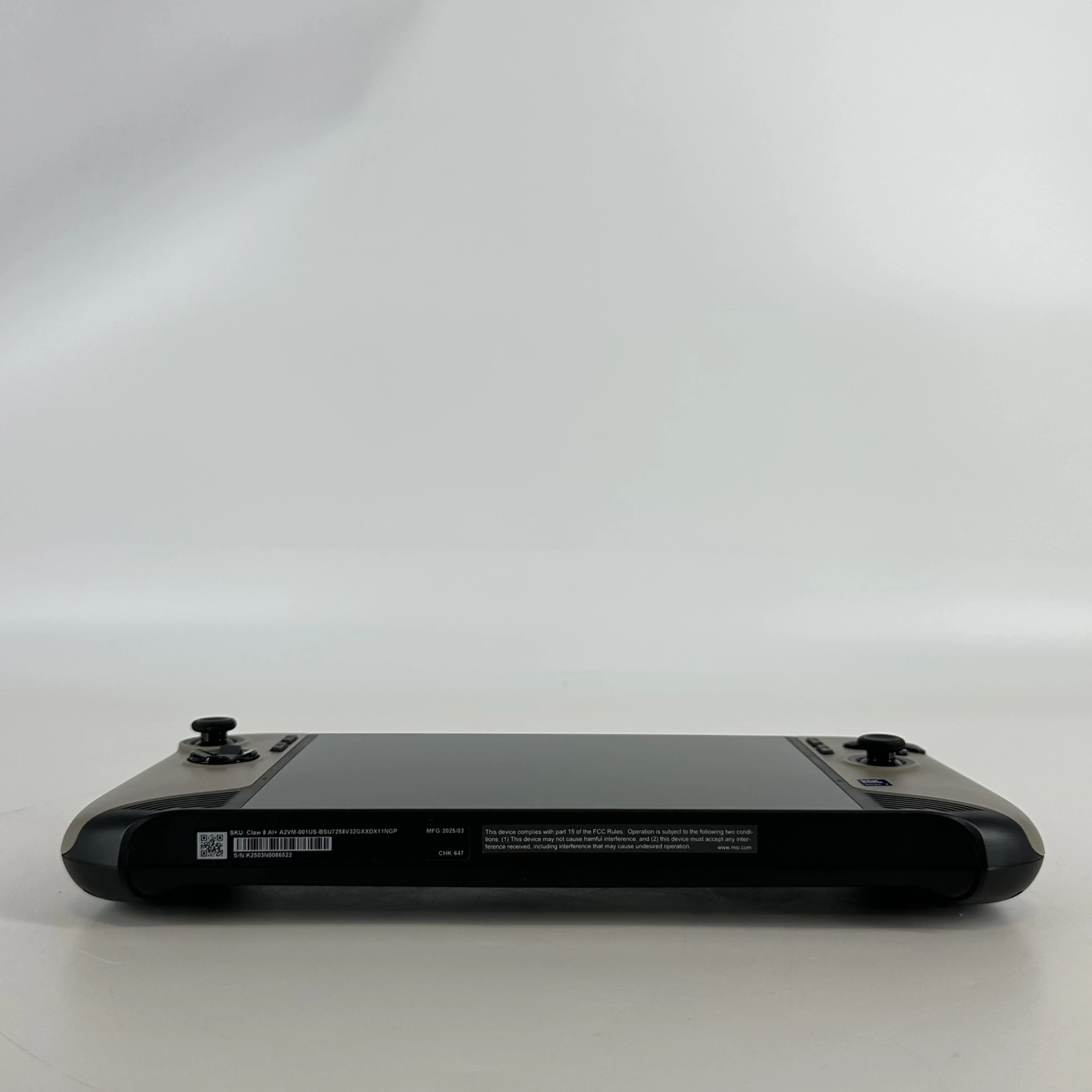MSI Claw 8 AI+ Sandstorm Intel Core Ultra 7 Series 2 32GB RAM 1TB Solid State Drive - Image 4