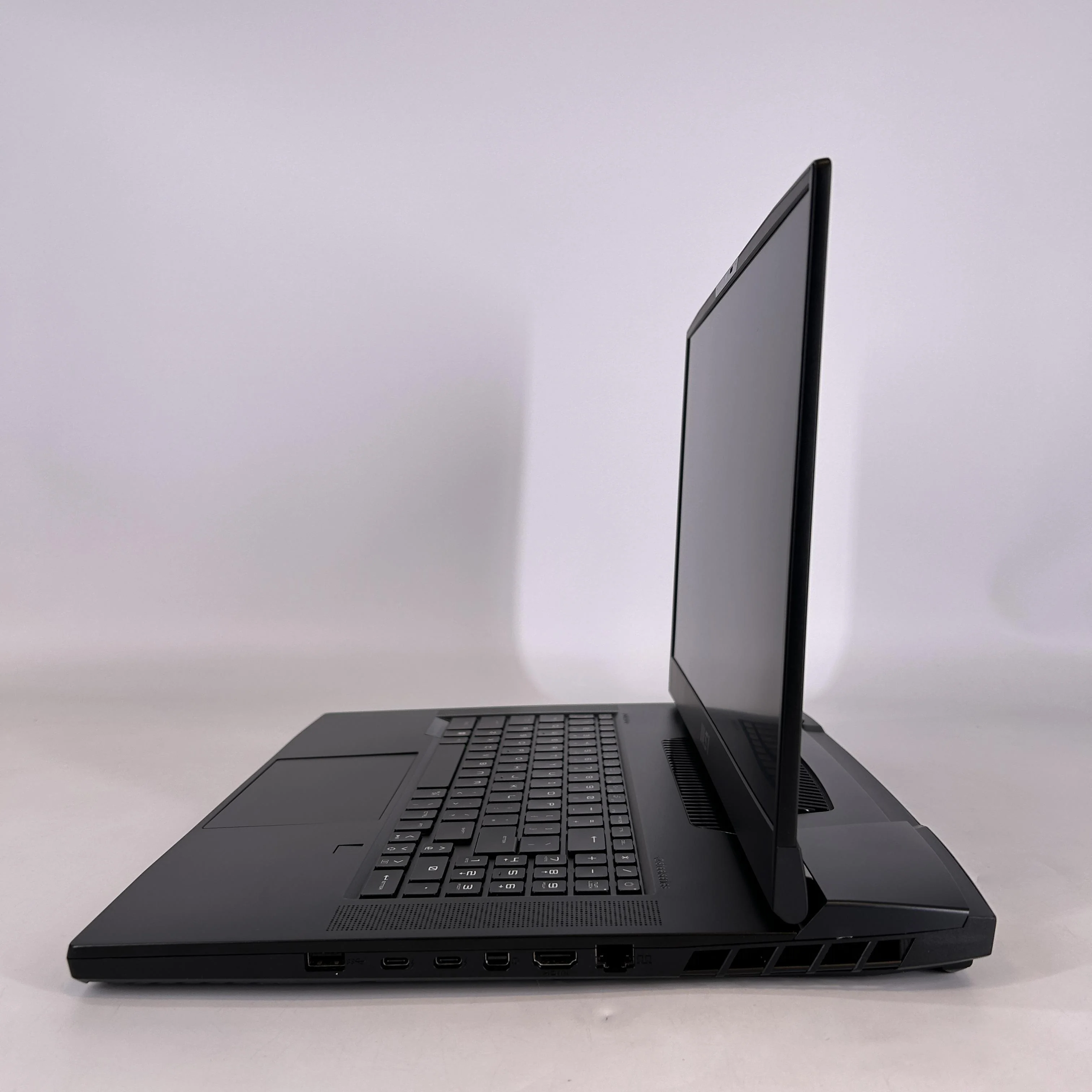 MSI Titan GT77 HX 17.3 Black 2.2 GHz Intel Core i9 13th Gen. 64GB RAM 2TB Solid State Drive NVIDIA GeForce RTX 4090 16 GB - Image 6