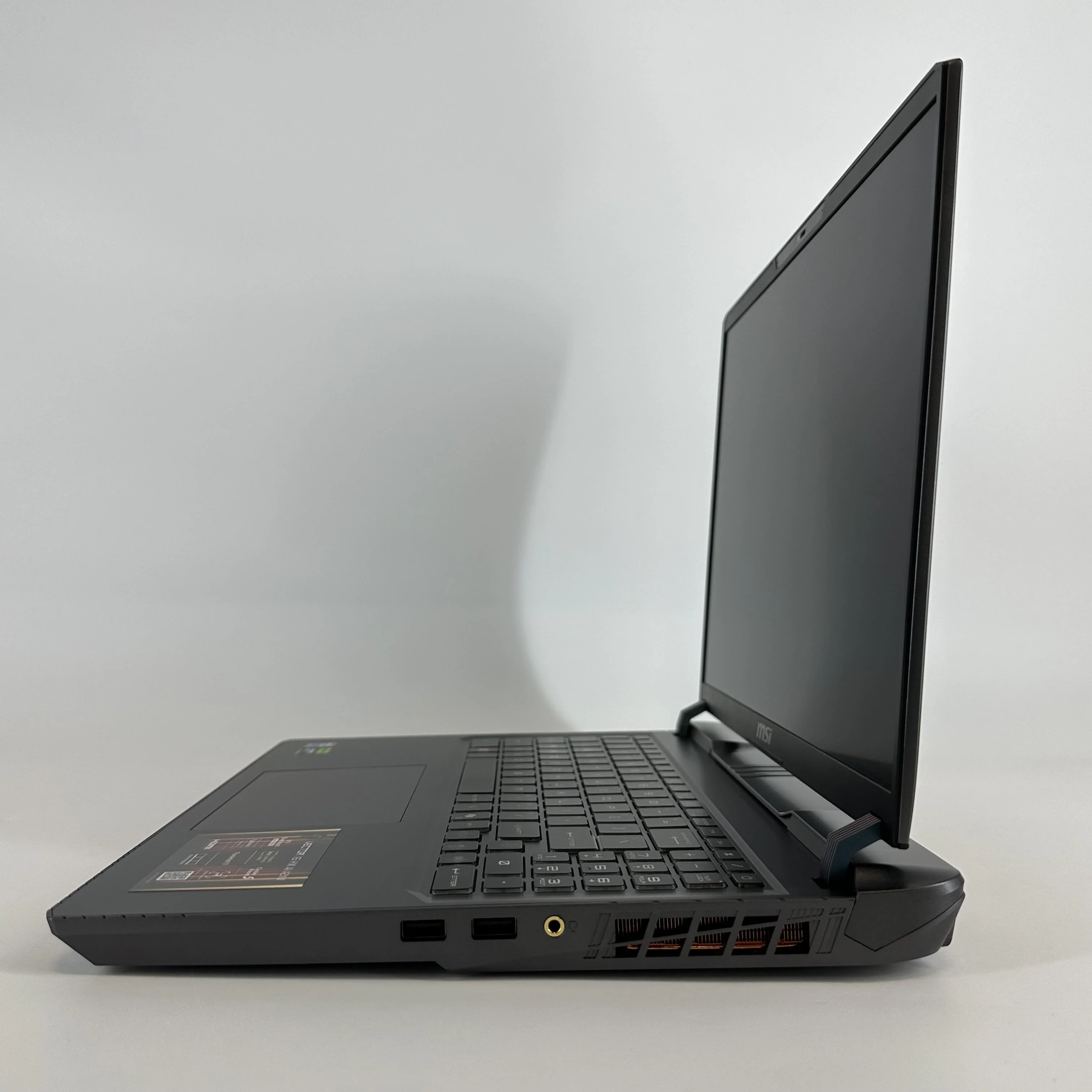 MSI Vector 16 HX AI 16 Gray 2.4 GHz Intel Core Ultra 7 Series 2 32GB RAM 512GB Solid State Drive 512GB Solid State Drive NVIDIA GeForce RTX 5070 Ti 12 GB - Image 6