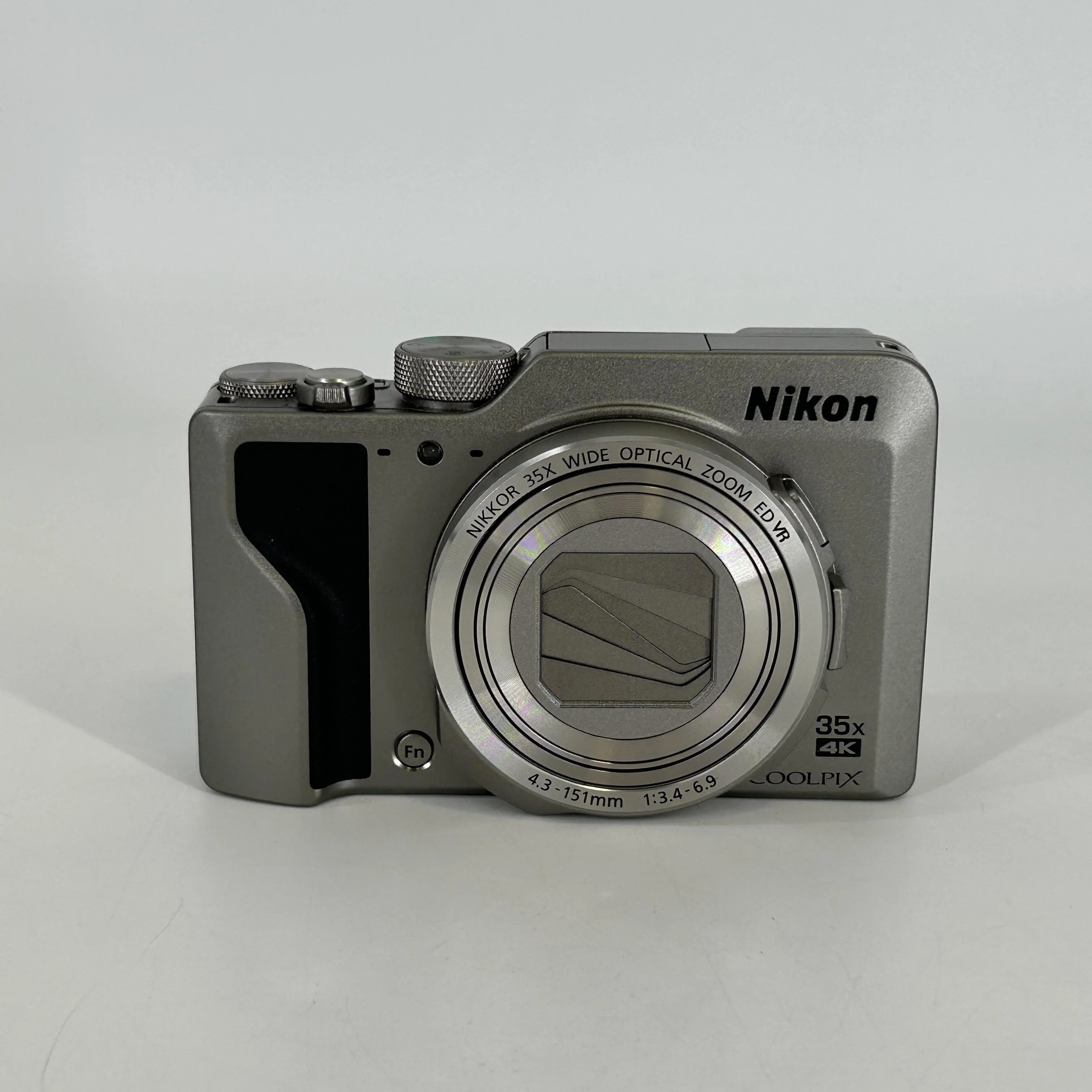 Nikon Coolpix A1000 16MP Silver - Image 2
