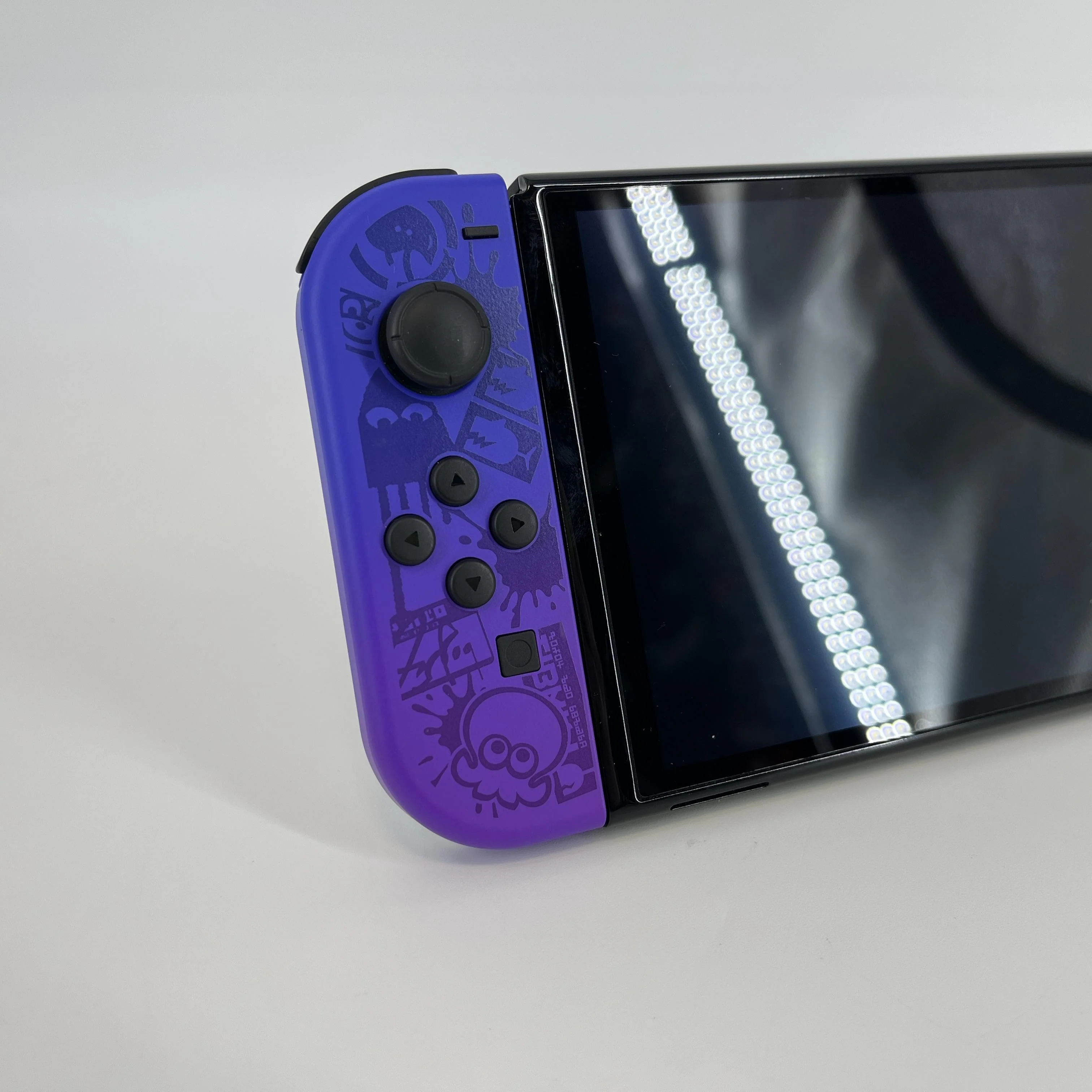 Nintendo Switch OLED Splatoon 3 Edition Black 64GB - Image 3
