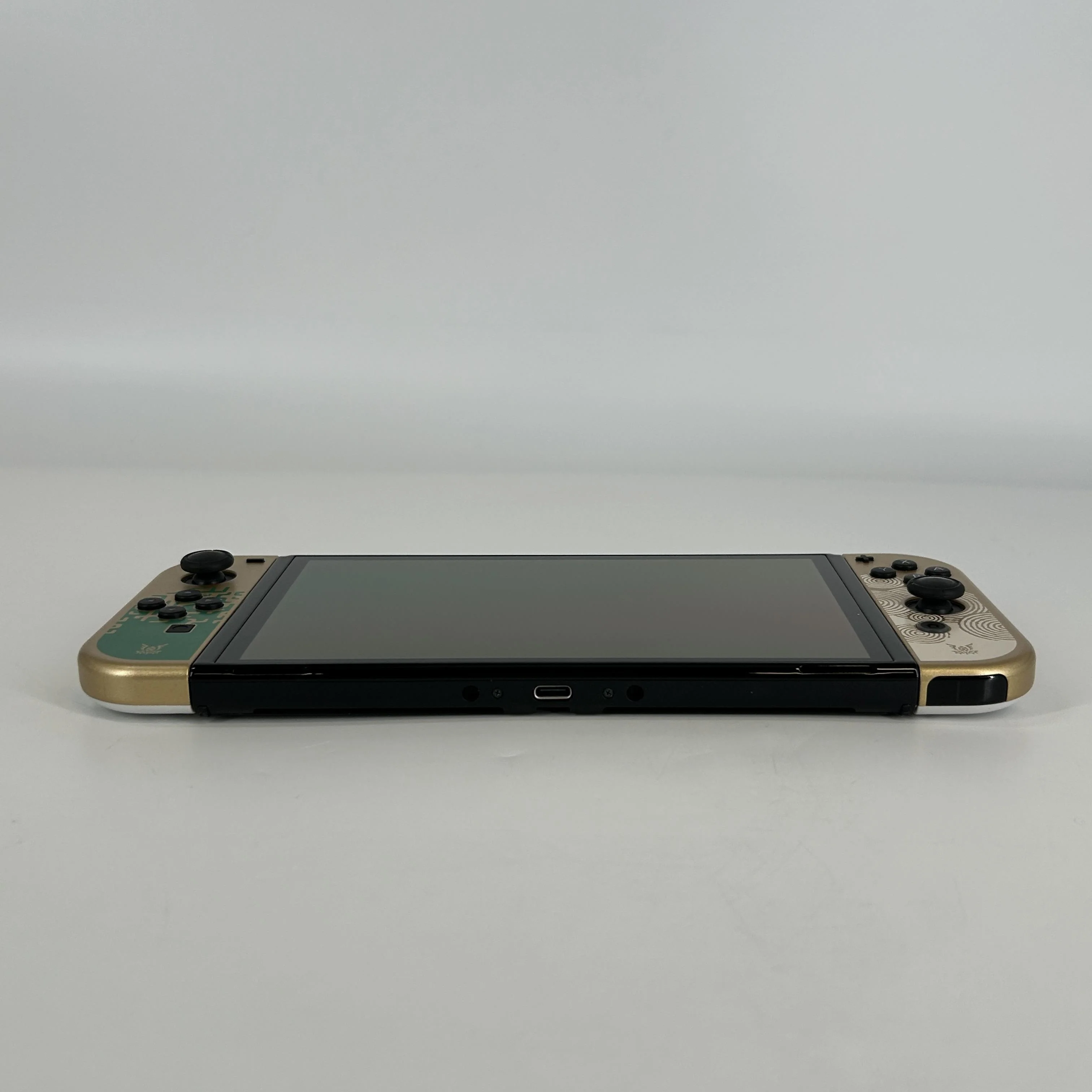 Nintendo Switch OLED The Legend Of Zelda: Tears Of The Kingdom Edition Black 64GB - Image 3