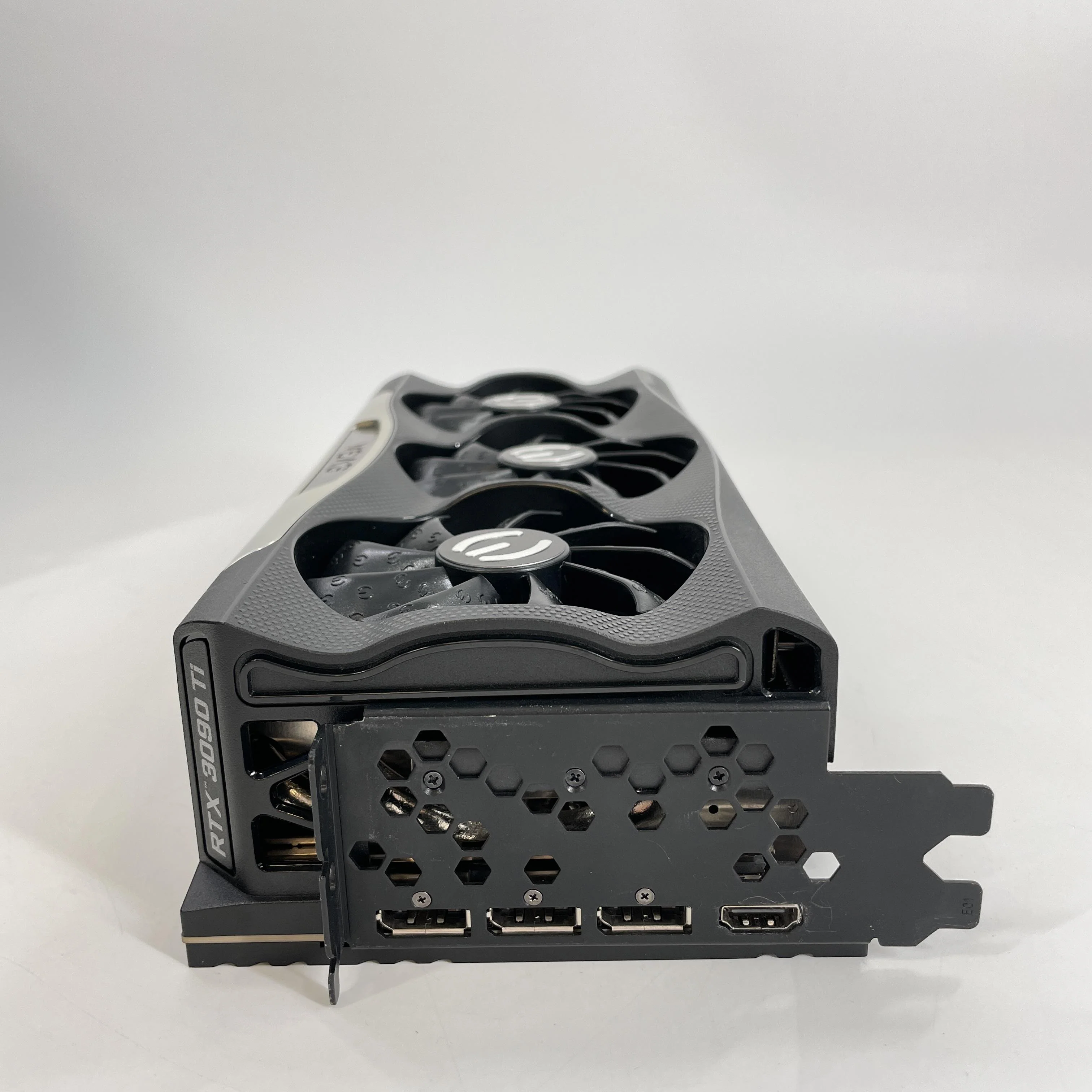 NVIDIA GeForce RTX 3090 Ti 24GB RAM - Image 3
