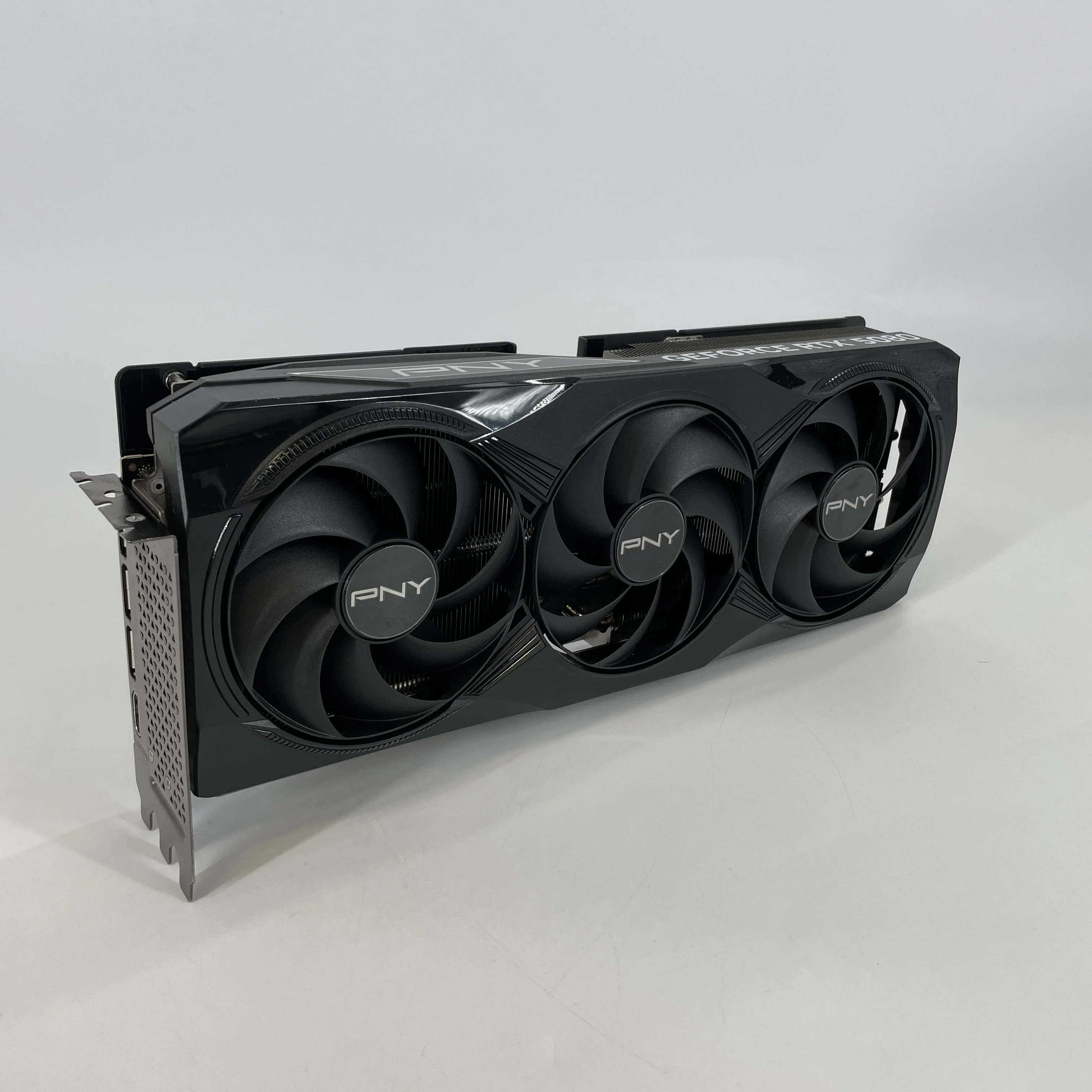 NVIDIA GeForce RTX 5080 16GB RAM - Image 2