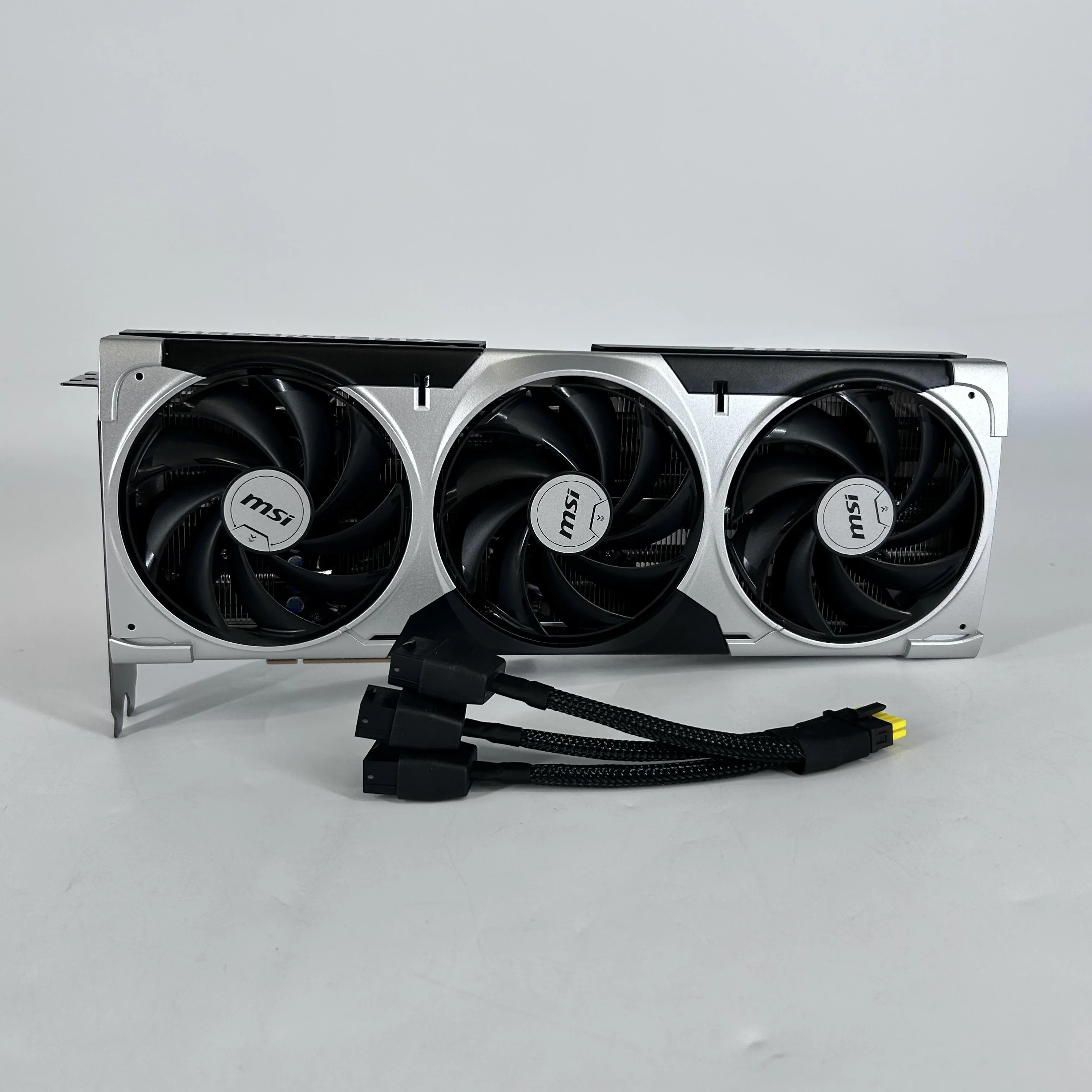NVIDIA GeForce RTX 5080 16GB RAM